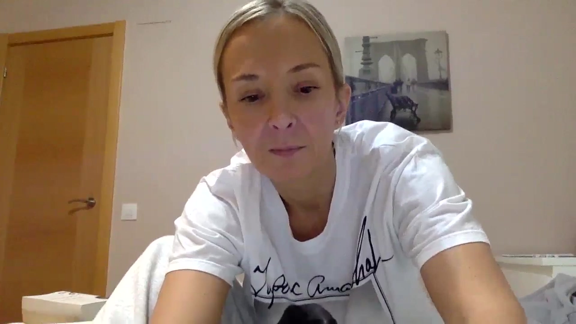 Gallery image thumbnail from Aimee_Angel's myfreecams stream on, 12/31/2023, 20:15 image 15 of 20
