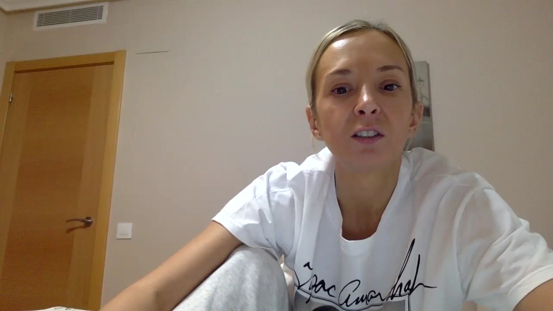 Gallery image thumbnail from Aimee_Angel's myfreecams stream on, 12/31/2023, 20:15 image 17 of 20