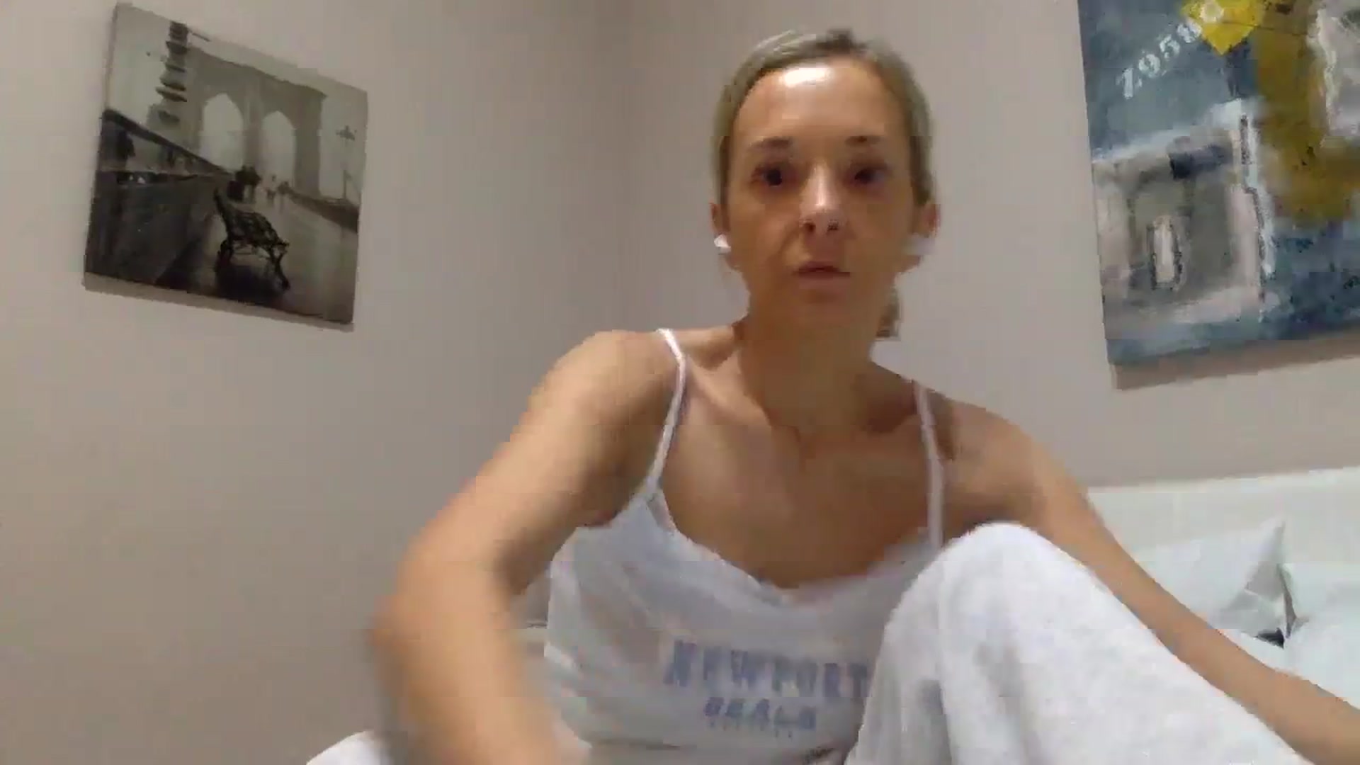Gallery image thumbnail from Aimee_Angel's myfreecams stream on, 01/04/2024, 21:17 image 18 of 20