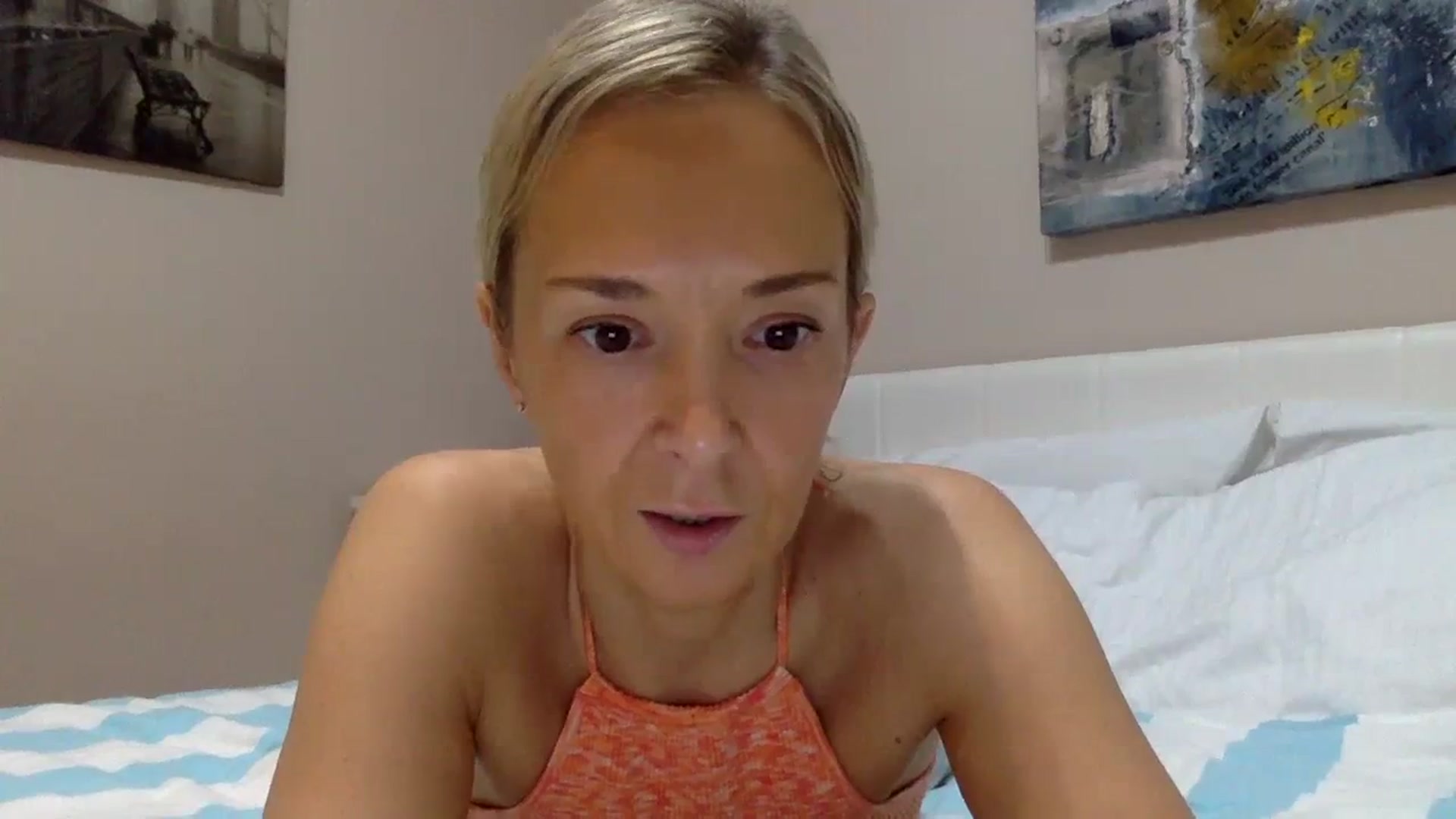 Gallery image thumbnail from Aimee_Angel's myfreecams stream on, 01/06/2024, 19:06 image 18 of 20