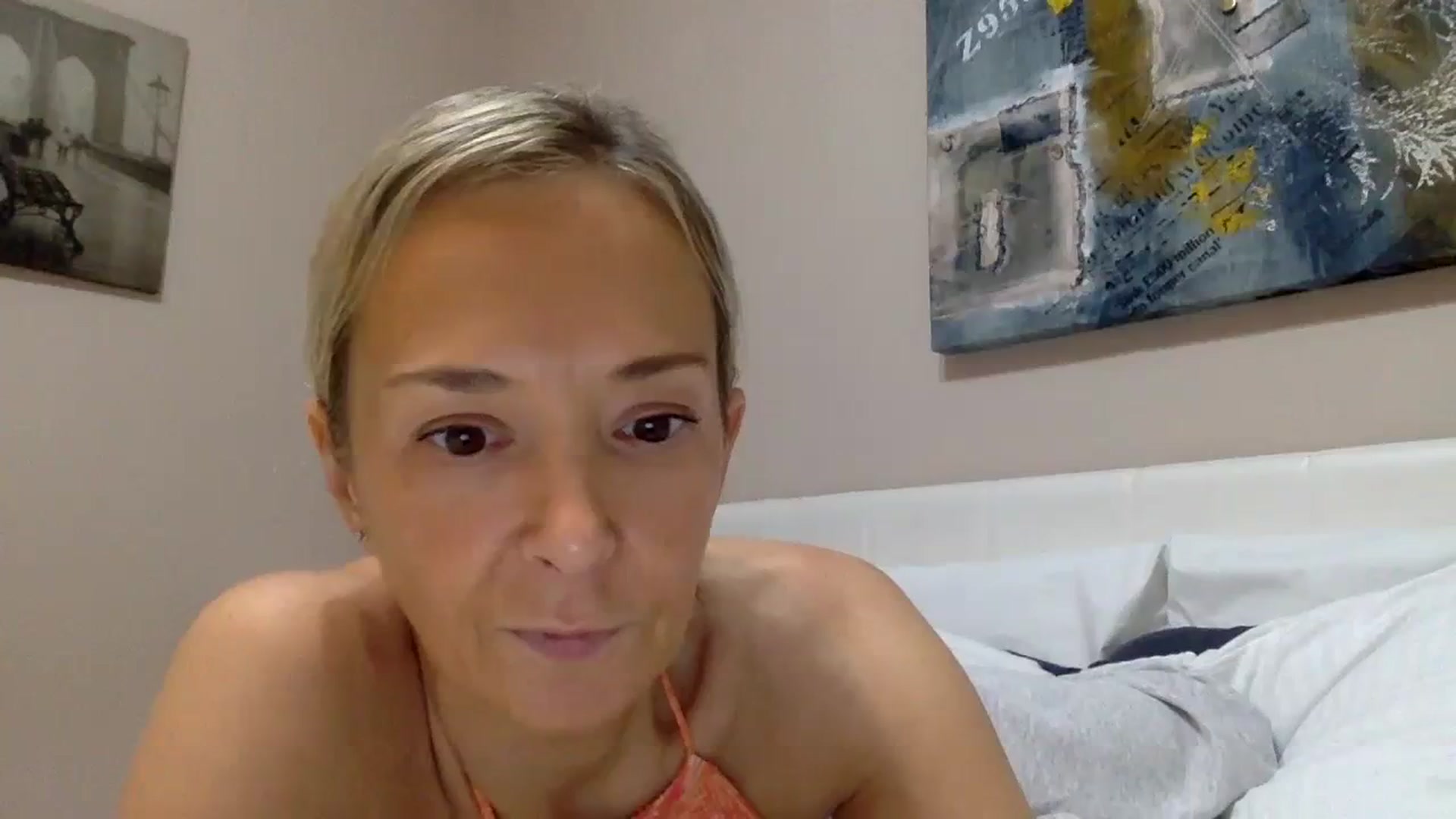 Gallery image thumbnail from Aimee_Angel's myfreecams stream on, 01/06/2024, 19:06 image 7 of 20