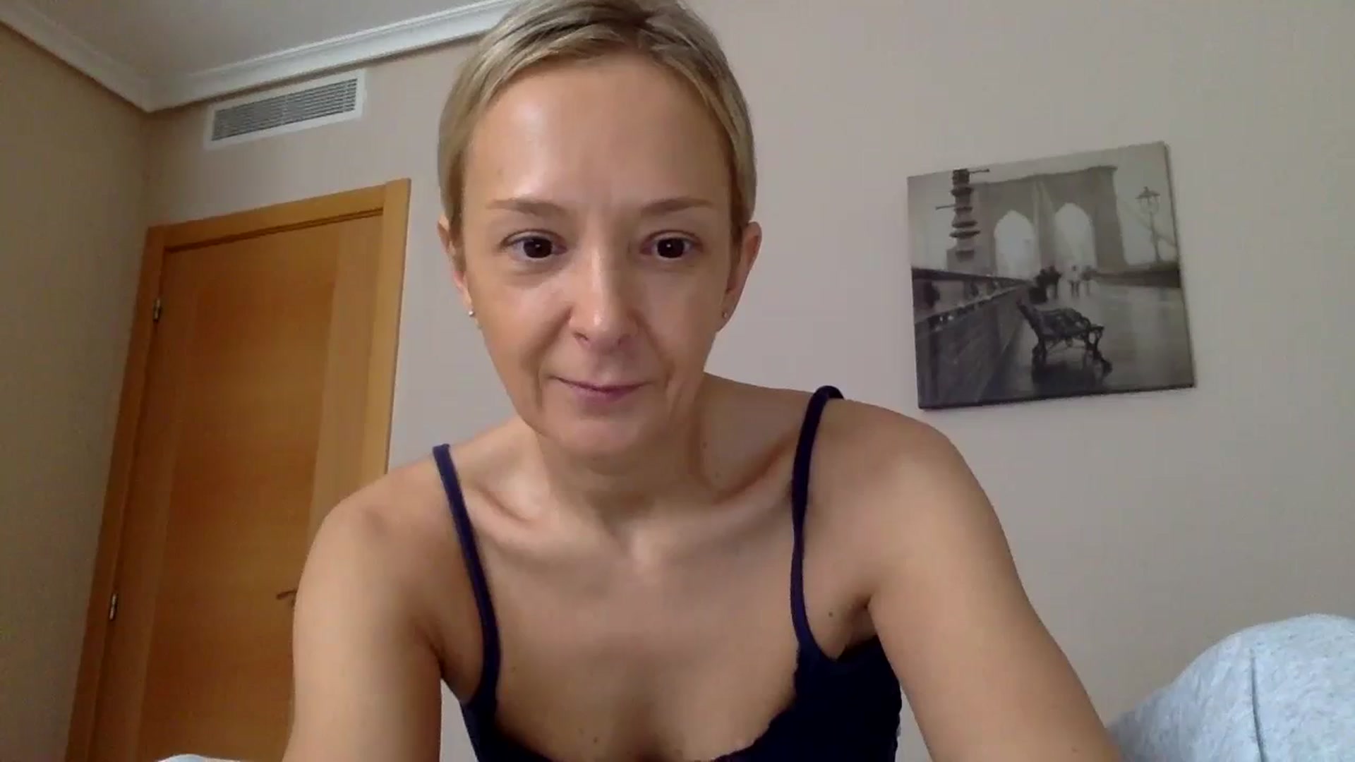 Gallery image thumbnail from Aimee_Angel's myfreecams stream on, 01/20/2024, 14:58 image 10 of 20