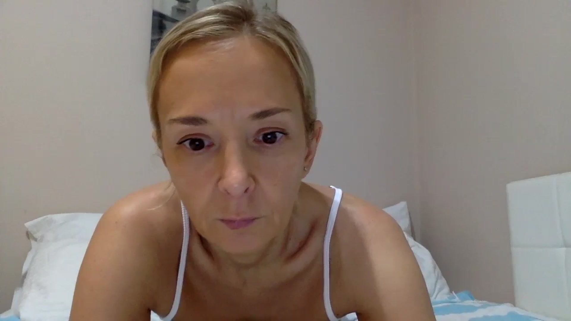 Gallery image thumbnail from Aimee_Angel's myfreecams stream on, 01/22/2024, 18:11 image 15 of 20