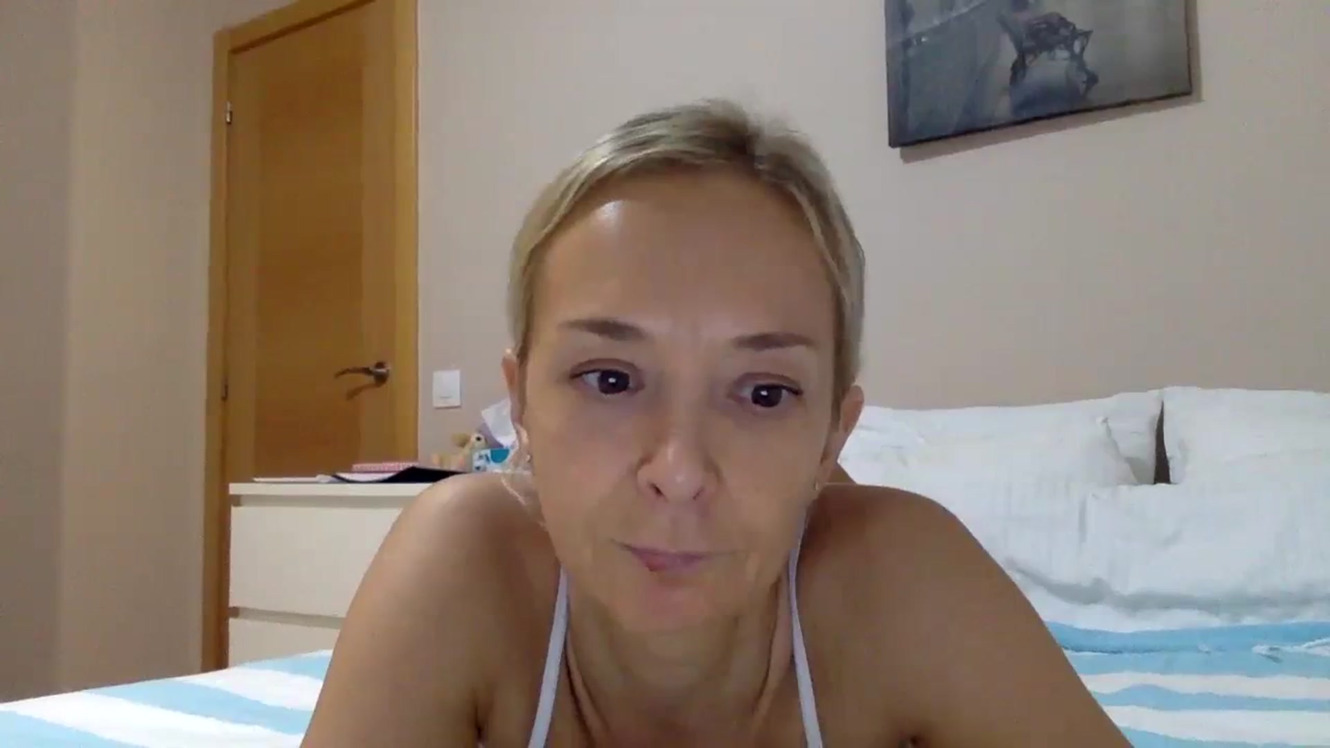Gallery image thumbnail from Aimee_Angel's myfreecams stream on, 01/23/2024, 19:33 image 12 of 20
