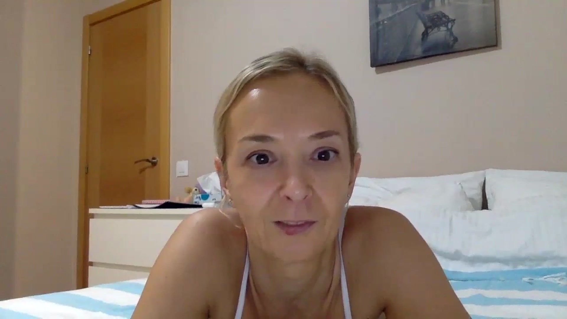Gallery image thumbnail from Aimee_Angel's myfreecams stream on, 01/23/2024, 19:33 image 14 of 20