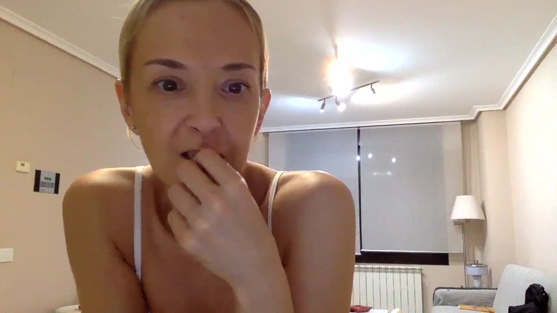 Gallery image thumbnail from Aimee_Angel's myfreecams stream on, 01/31/2024, 22:46 image 2 of 20