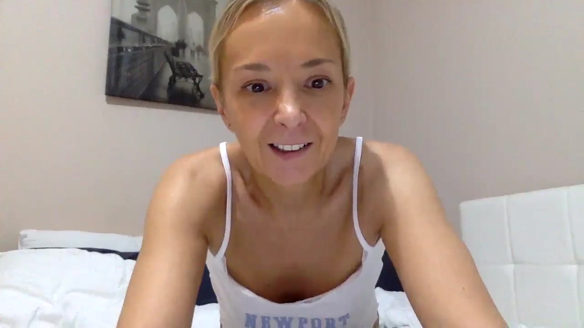Gallery image thumbnail from Aimee_Angel's myfreecams stream on, 02/03/2024, 20:09 image 20 of 20