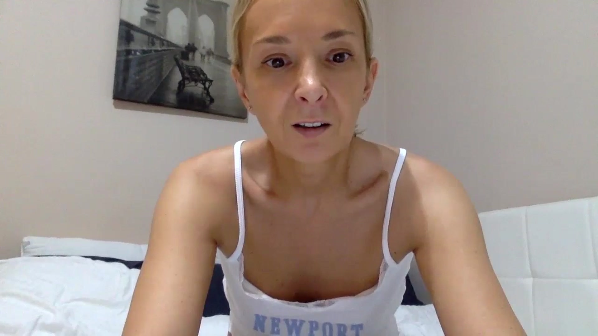 Gallery image thumbnail from Aimee_Angel's myfreecams stream on, 02/03/2024, 20:09 image 5 of 20
