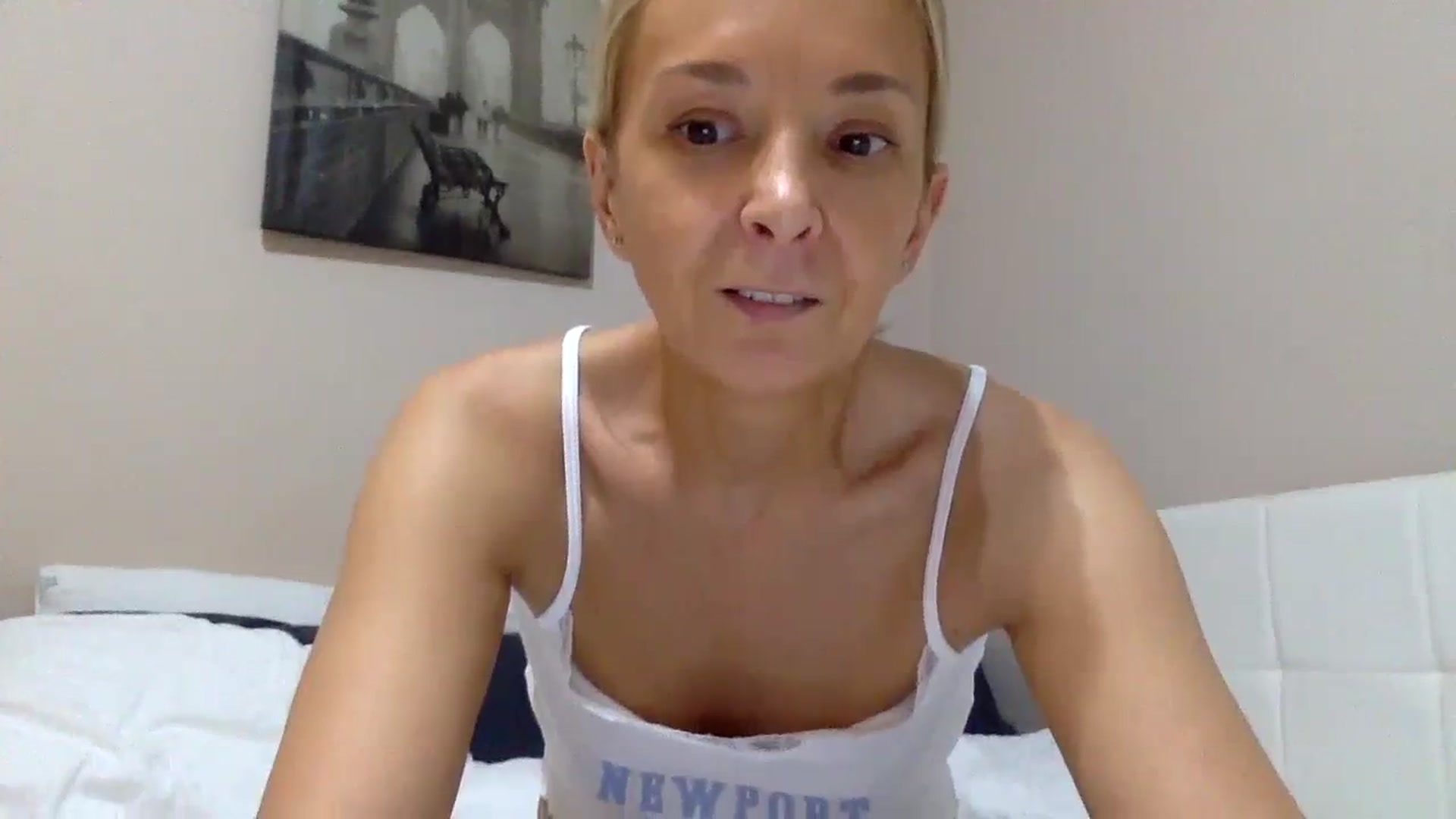 Gallery image thumbnail from Aimee_Angel's myfreecams stream on, 02/03/2024, 20:09 image 8 of 20