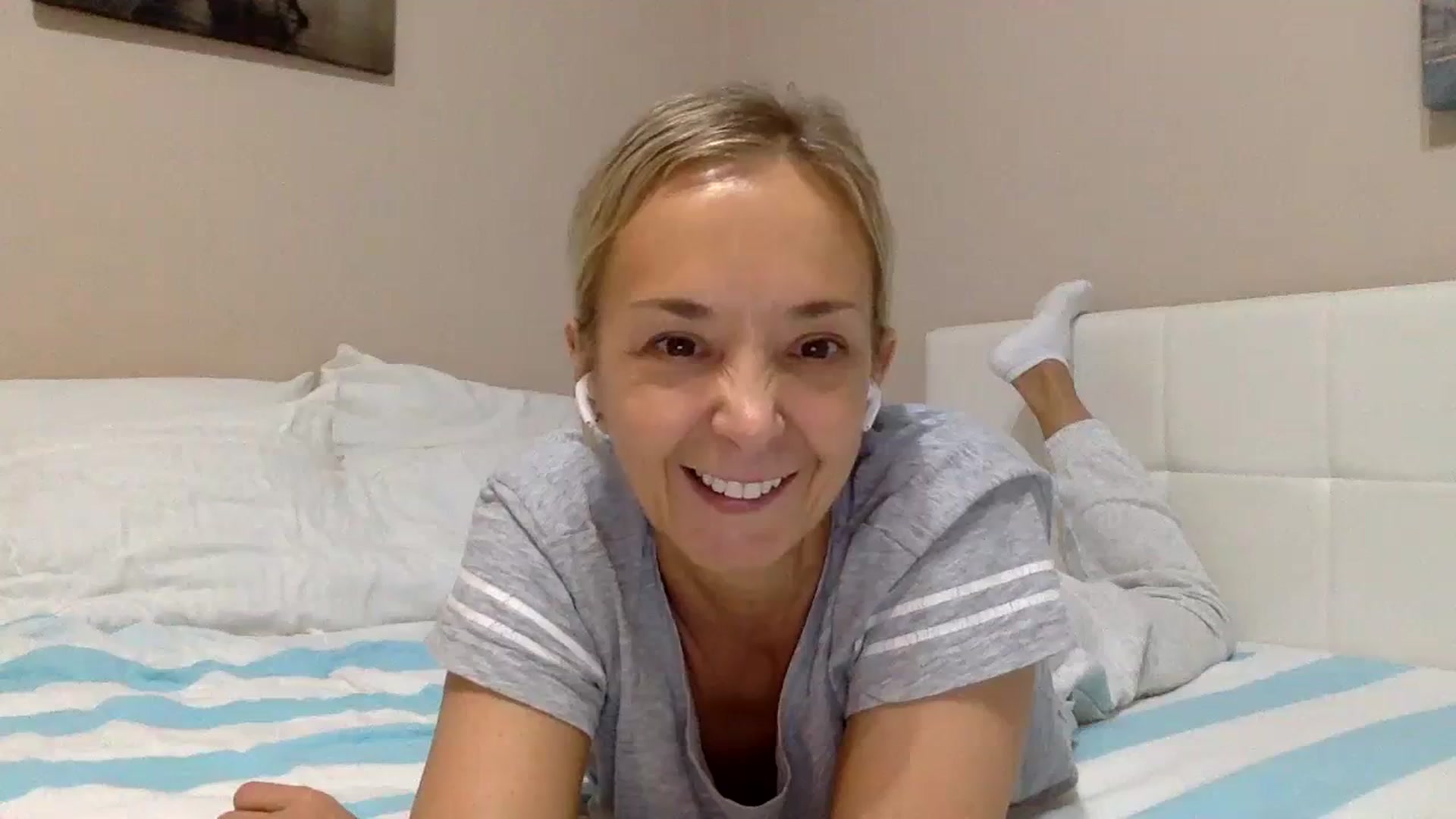 Gallery image thumbnail from Aimee_Angel's myfreecams stream on, 02/06/2024, 21:34 image 19 of 20
