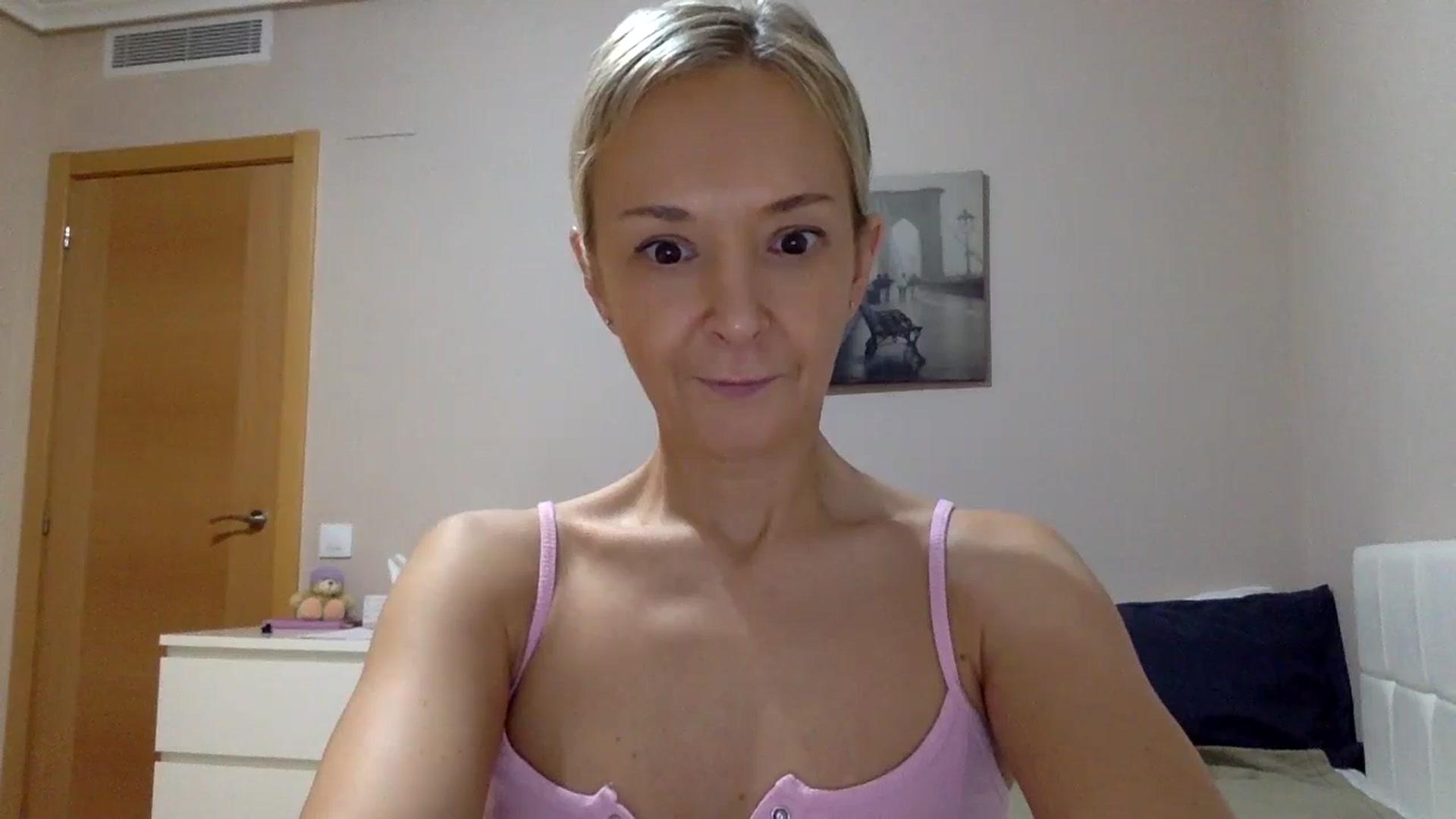 Gallery image thumbnail from Aimee_Angel's myfreecams stream on, 02/21/2024, 18:19 image 11 of 20