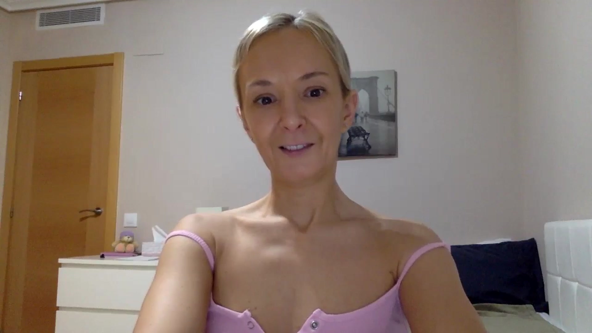 Gallery image thumbnail from Aimee_Angel's myfreecams stream on, 02/21/2024, 18:19 image 15 of 20