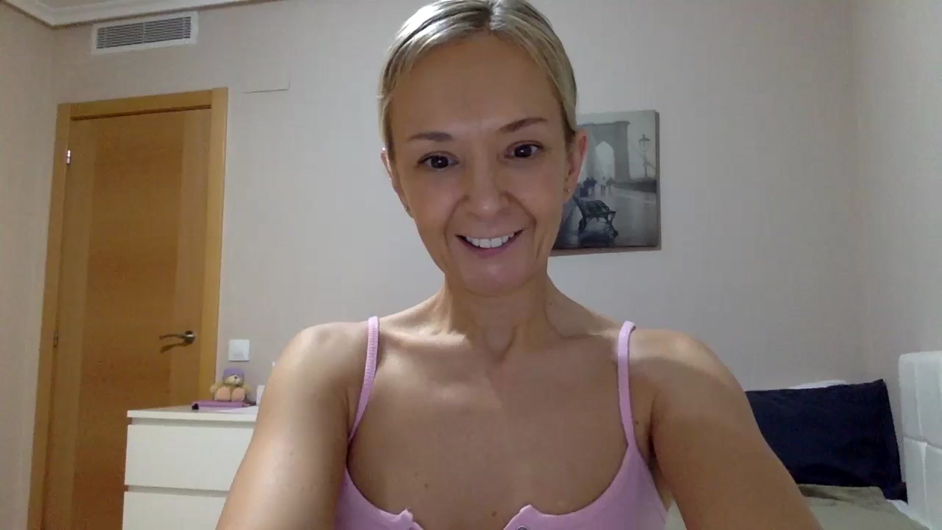 Gallery image thumbnail from Aimee_Angel's myfreecams stream on, 02/21/2024, 18:19 image 3 of 20
