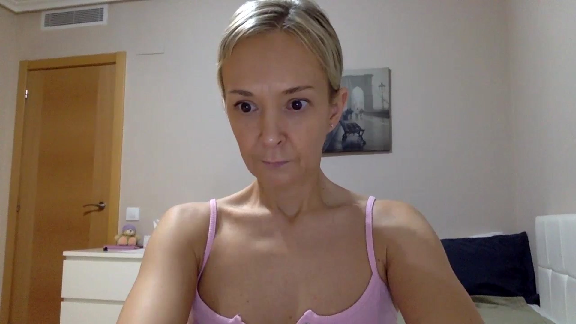Gallery image thumbnail from Aimee_Angel's myfreecams stream on, 02/21/2024, 18:19 image 12 of 20