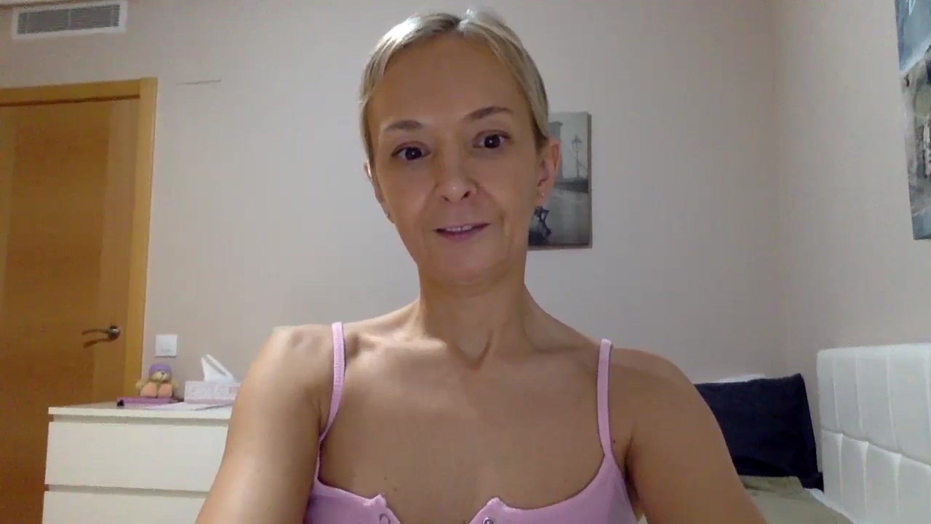Gallery image thumbnail from Aimee_Angel's myfreecams stream on, 02/21/2024, 18:19 image 19 of 20