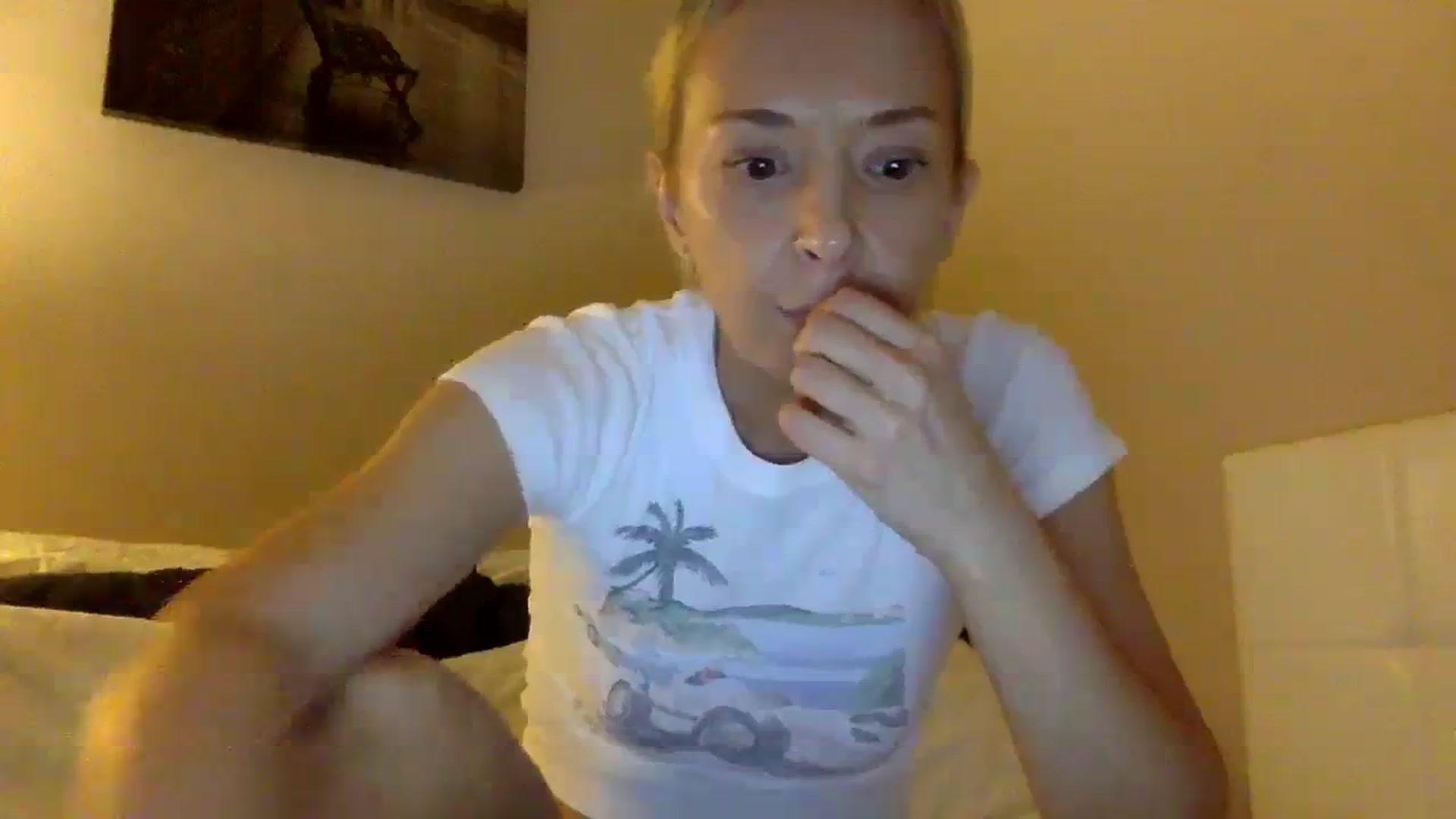 Gallery image thumbnail from Aimee_Angel's myfreecams stream on, 03/16/2024, 20:22 image 9 of 20