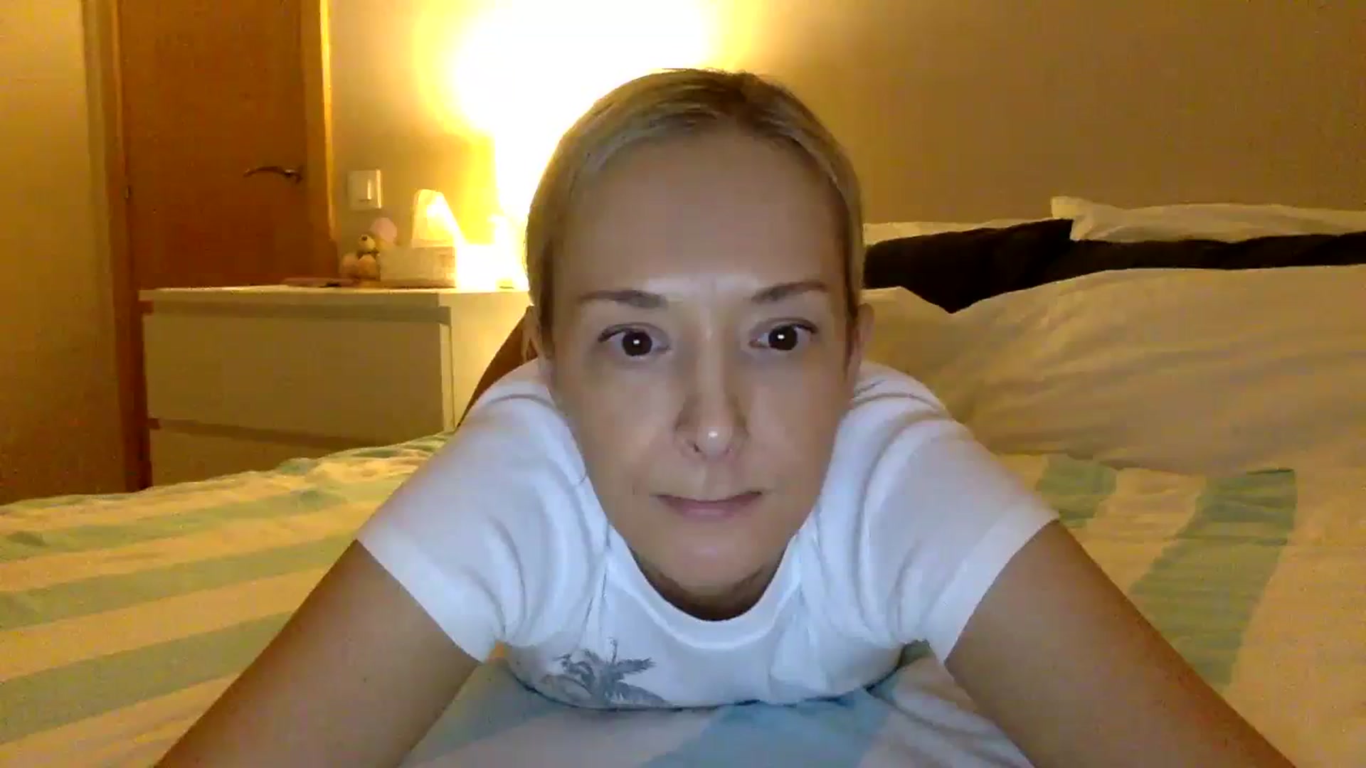 Gallery image thumbnail from Aimee_Angel's myfreecams stream on, 03/16/2024, 20:22 image 14 of 20