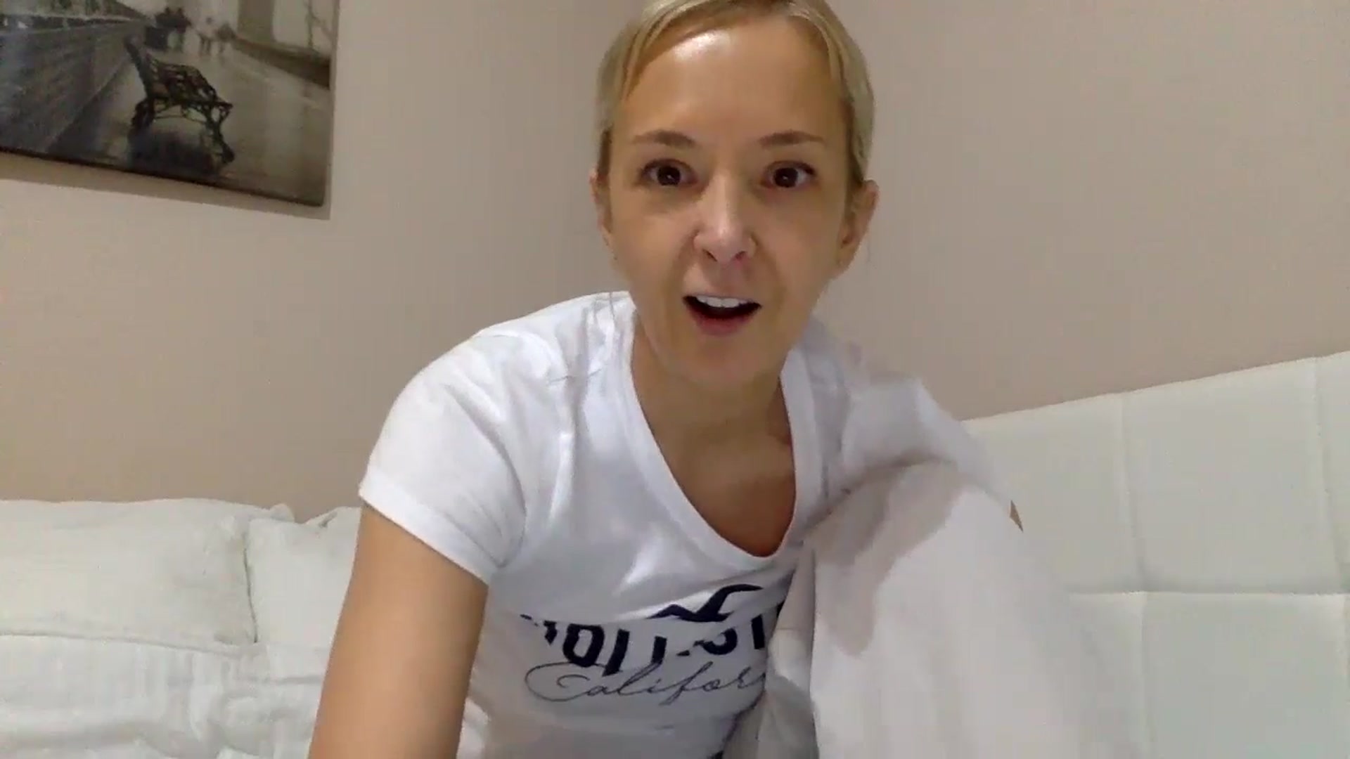 Gallery image thumbnail from Aimee_Angel's myfreecams stream on, 04/26/2024, 18:33 image 7 of 20