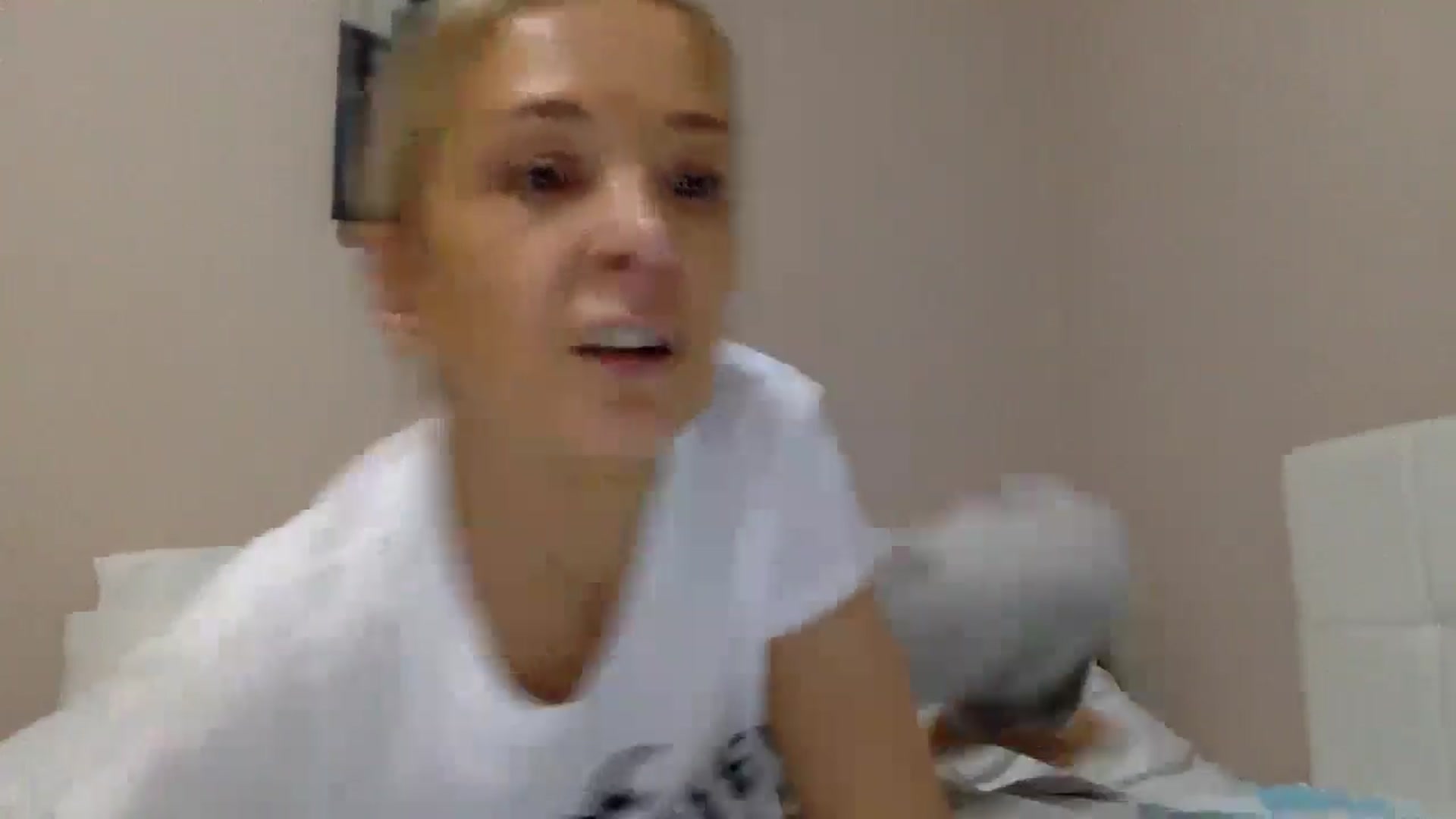 Gallery image thumbnail from Aimee_Angel's myfreecams stream on, 04/26/2024, 18:33 image 10 of 20