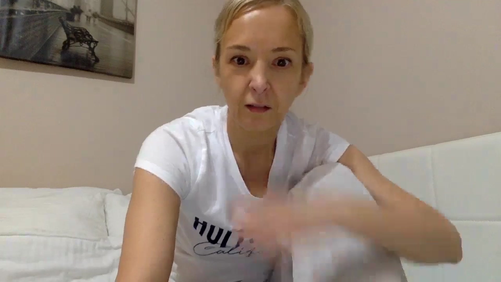 Gallery image thumbnail from Aimee_Angel's myfreecams stream on, 04/26/2024, 18:33 image 4 of 20