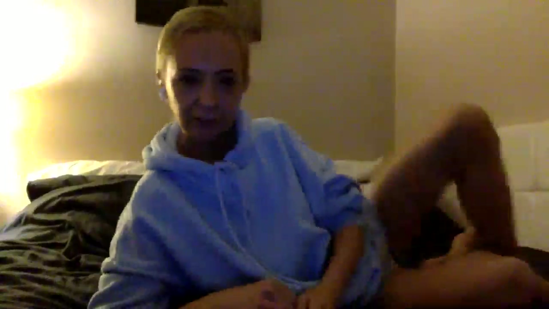 Gallery image thumbnail from Aimee_Angel's myfreecams stream on, 05/06/2024, 20:48 image 3 of 20