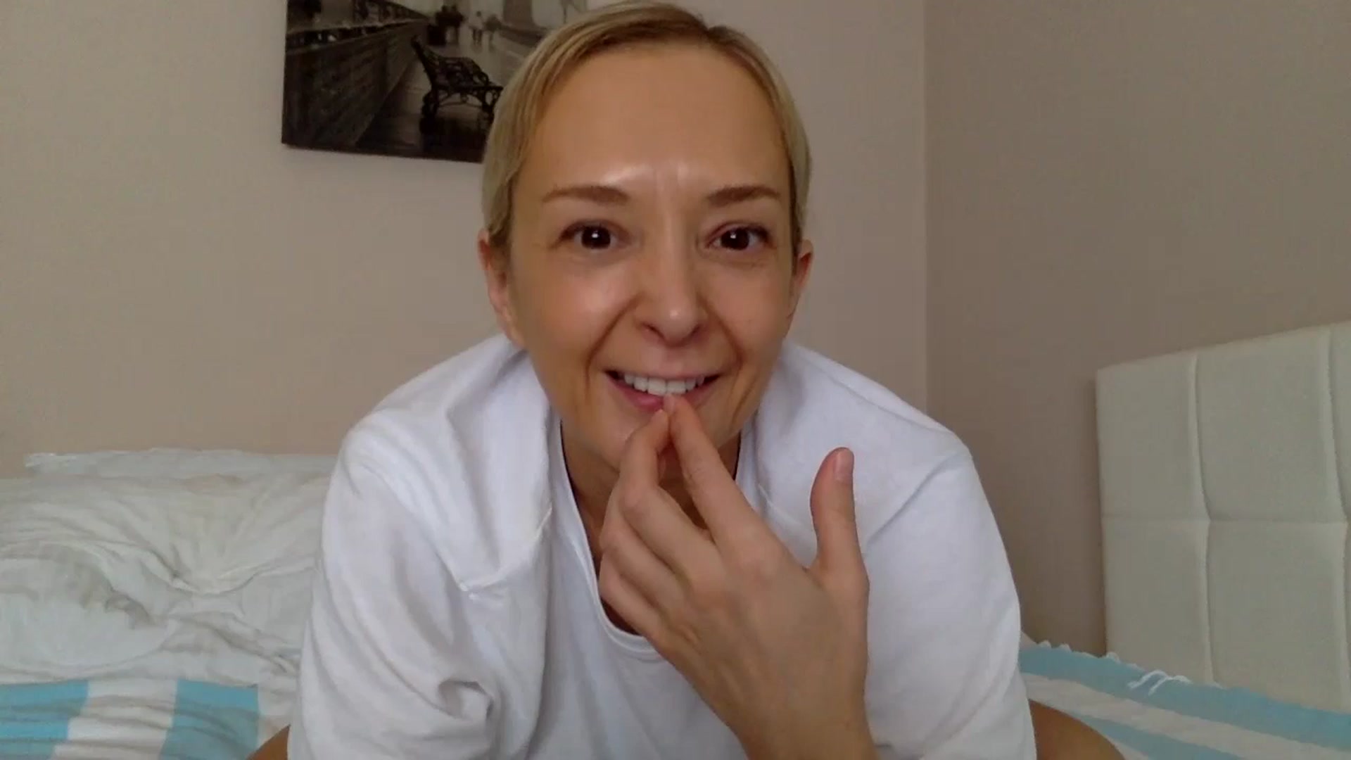 Gallery image thumbnail from Aimee_Angel's myfreecams stream on, 05/08/2024, 15:21 image 18 of 20