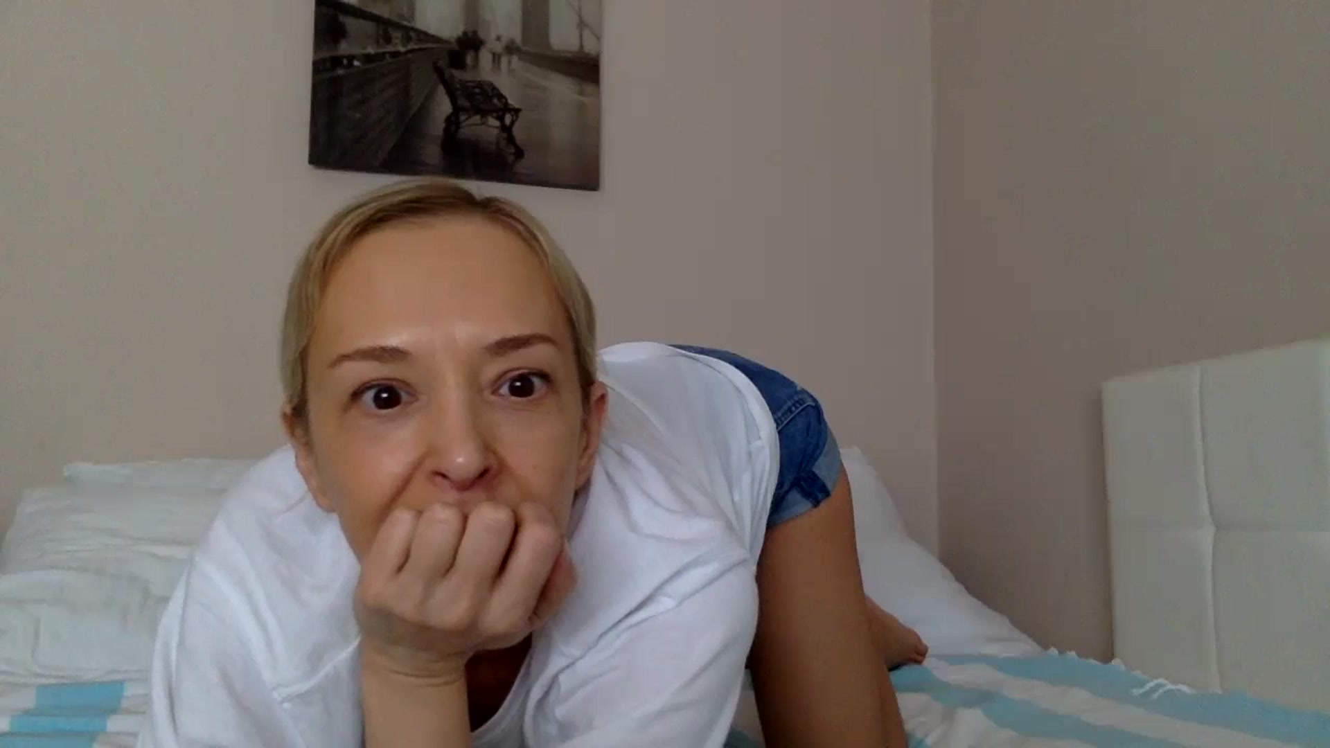 Gallery image thumbnail from Aimee_Angel's myfreecams stream on, 05/08/2024, 15:21 image 17 of 20