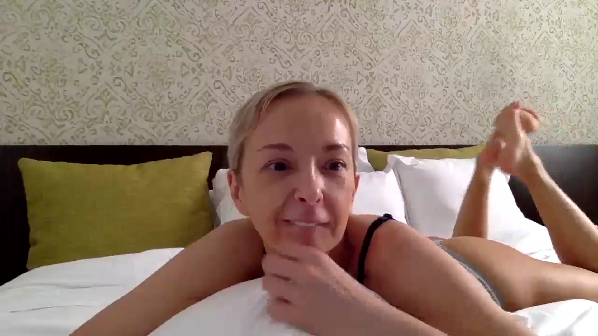 Gallery image thumbnail from Aimee_Angel's myfreecams stream on, 05/10/2024, 12:37 image 18 of 20