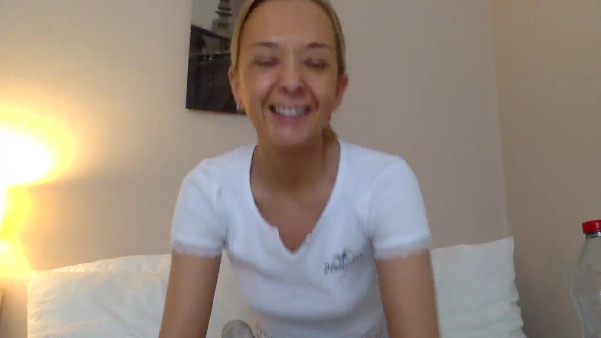 Gallery image thumbnail from Aimee_Angel's myfreecams stream on, 05/15/2024, 16:27 image 16 of 20