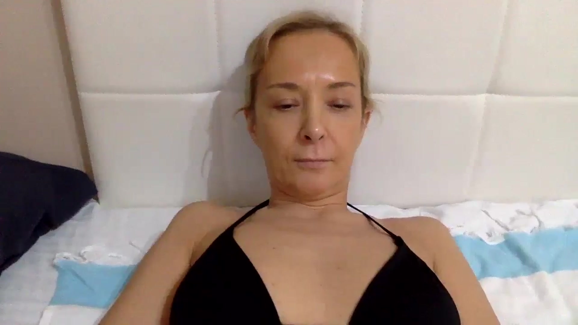 Gallery image thumbnail from Aimee_Angel's myfreecams stream on, 05/19/2024, 18:48 image 3 of 20
