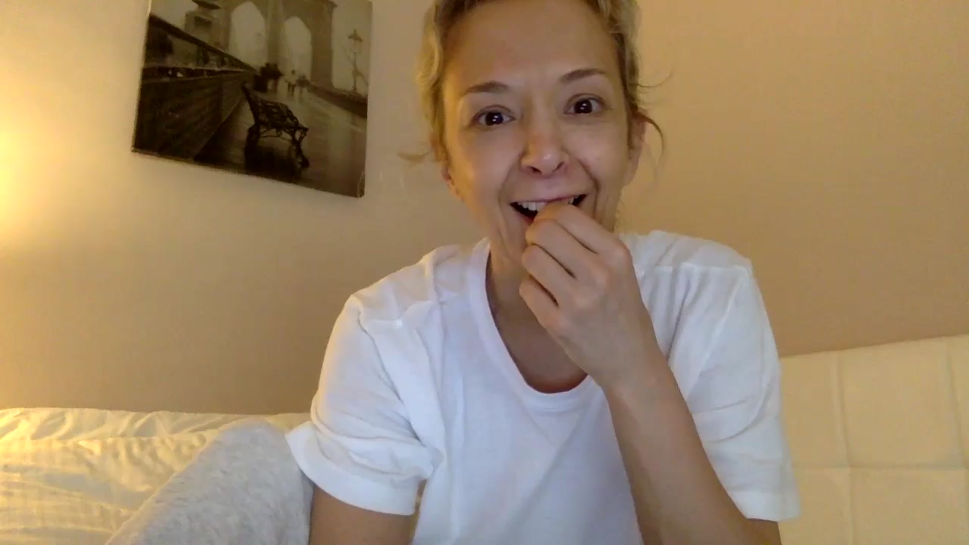 Gallery image thumbnail from Aimee_Angel's myfreecams stream on, 05/20/2024, 12:11 image 19 of 20