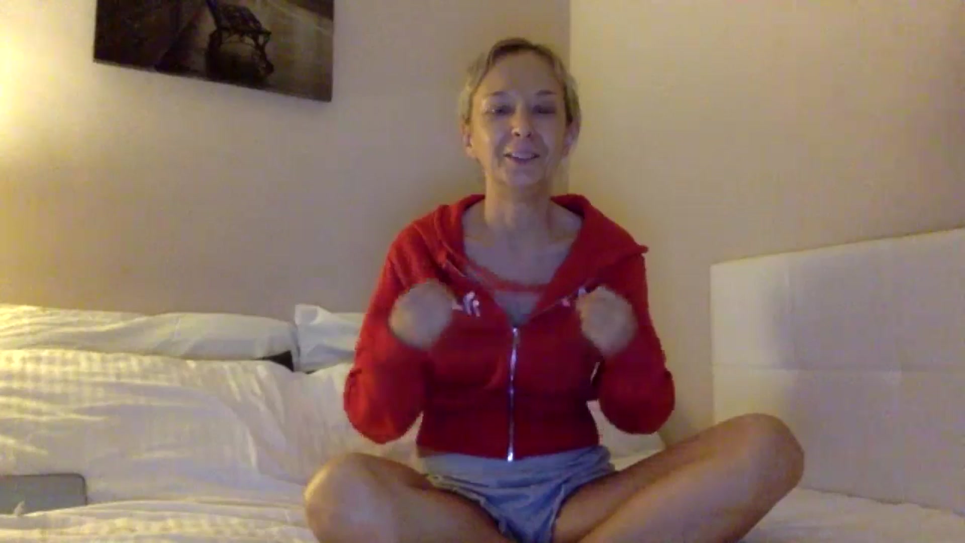 Gallery image thumbnail from Aimee_Angel's myfreecams stream on, 05/29/2024, 20:27 image 19 of 20