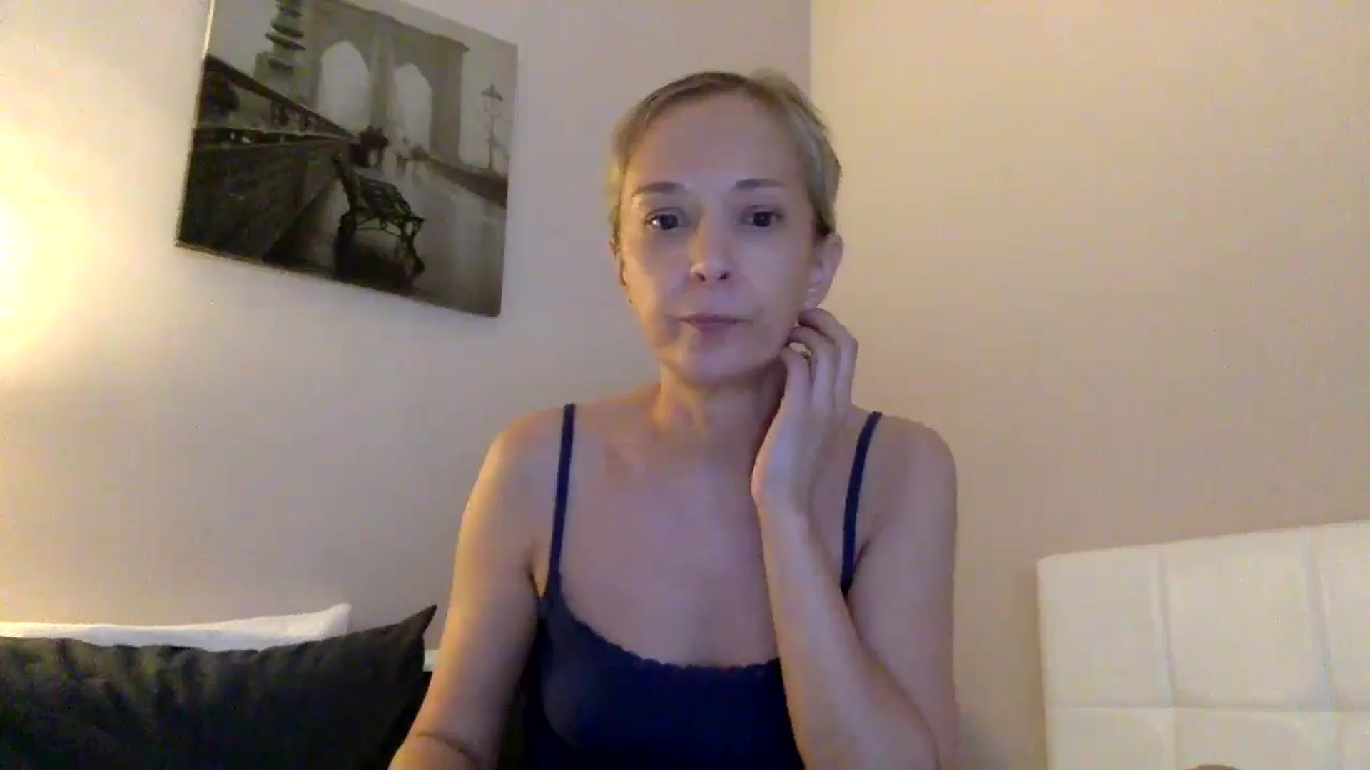 Gallery image thumbnail from Aimee_Angel's myfreecams stream on, 06/04/2024, 19:34 image 10 of 20