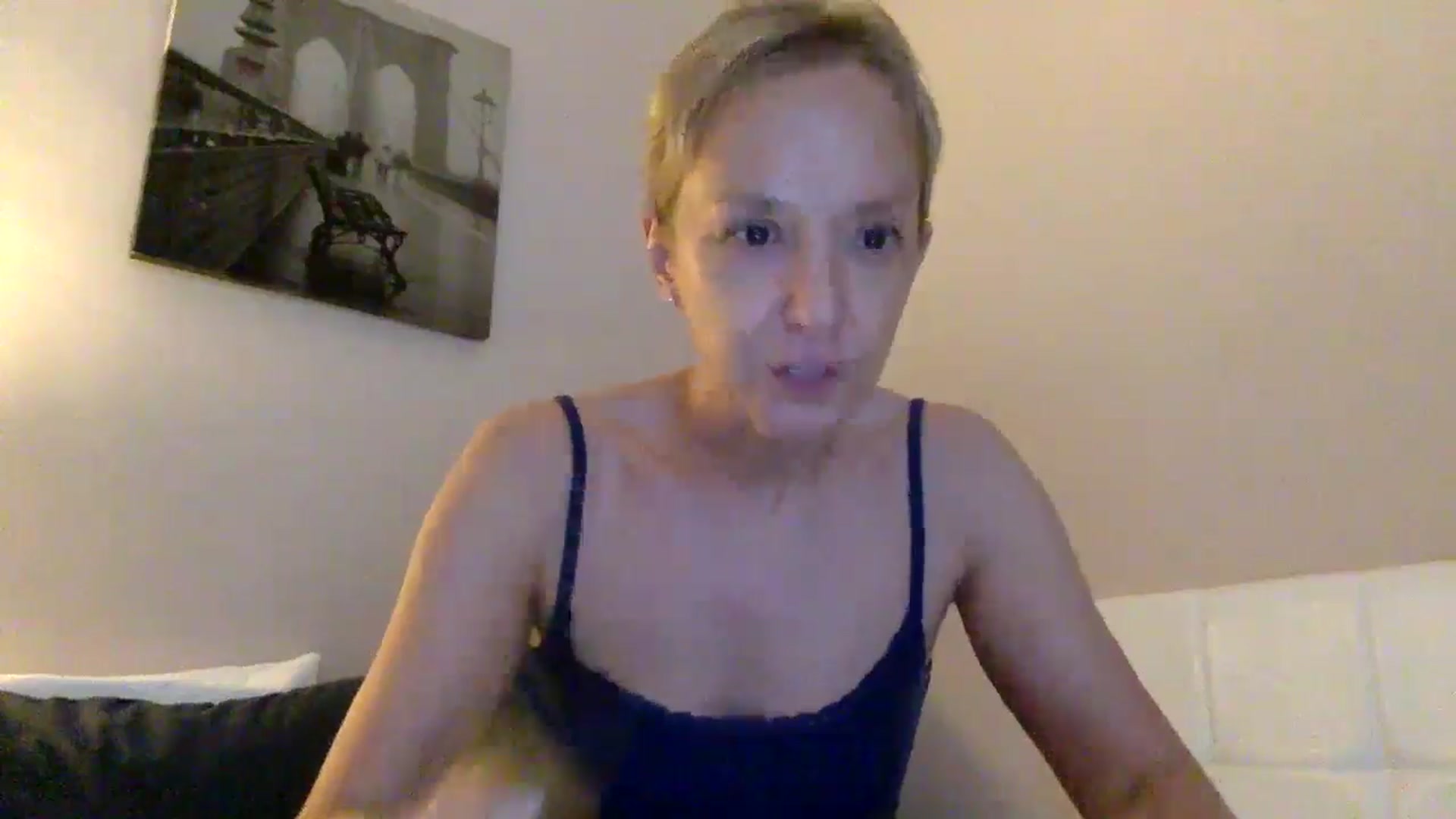 Gallery image thumbnail from Aimee_Angel's myfreecams stream on, 06/04/2024, 19:34 image 9 of 20