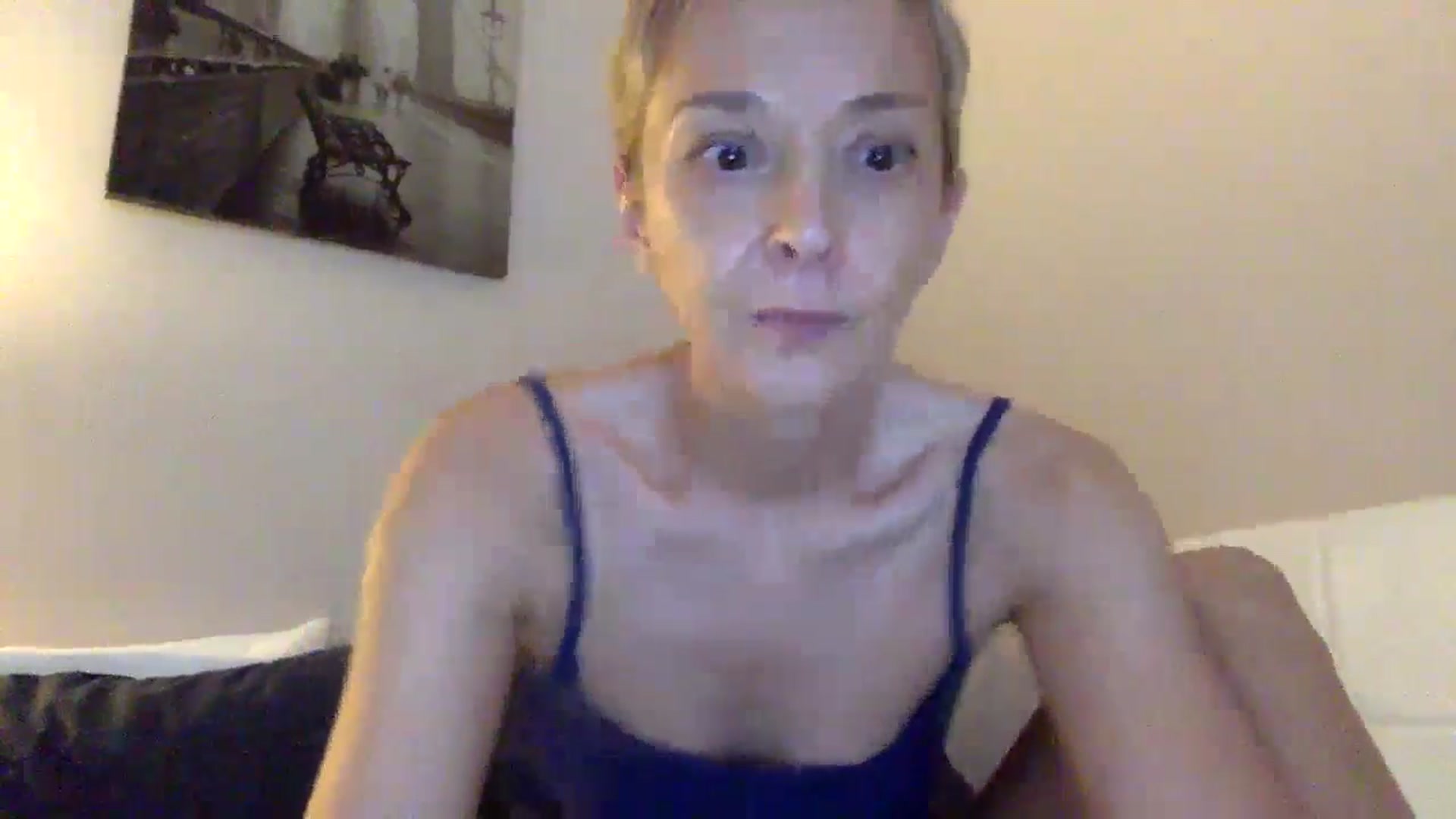 Gallery image thumbnail from Aimee_Angel's myfreecams stream on, 06/04/2024, 19:34 image 5 of 20