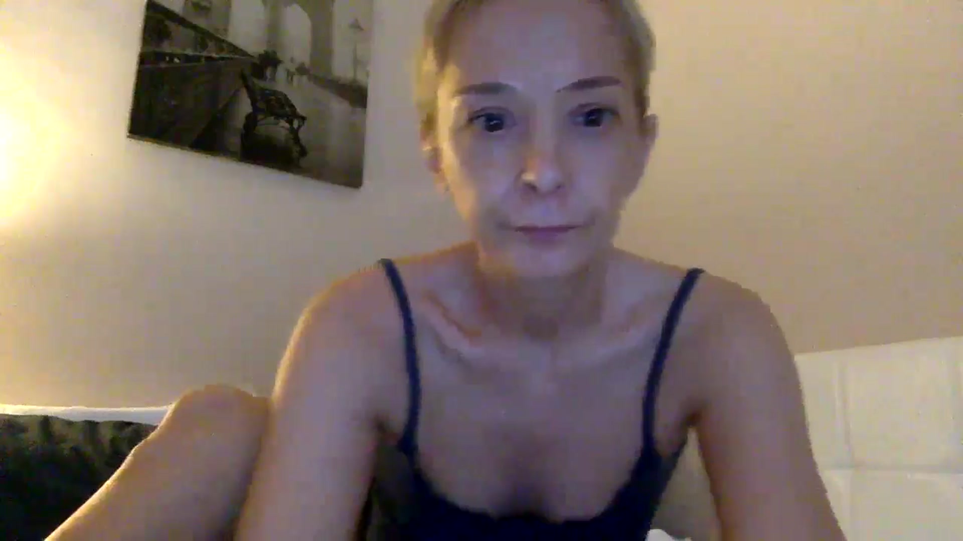 Gallery image thumbnail from Aimee_Angel's myfreecams stream on, 06/04/2024, 19:34 image 18 of 20