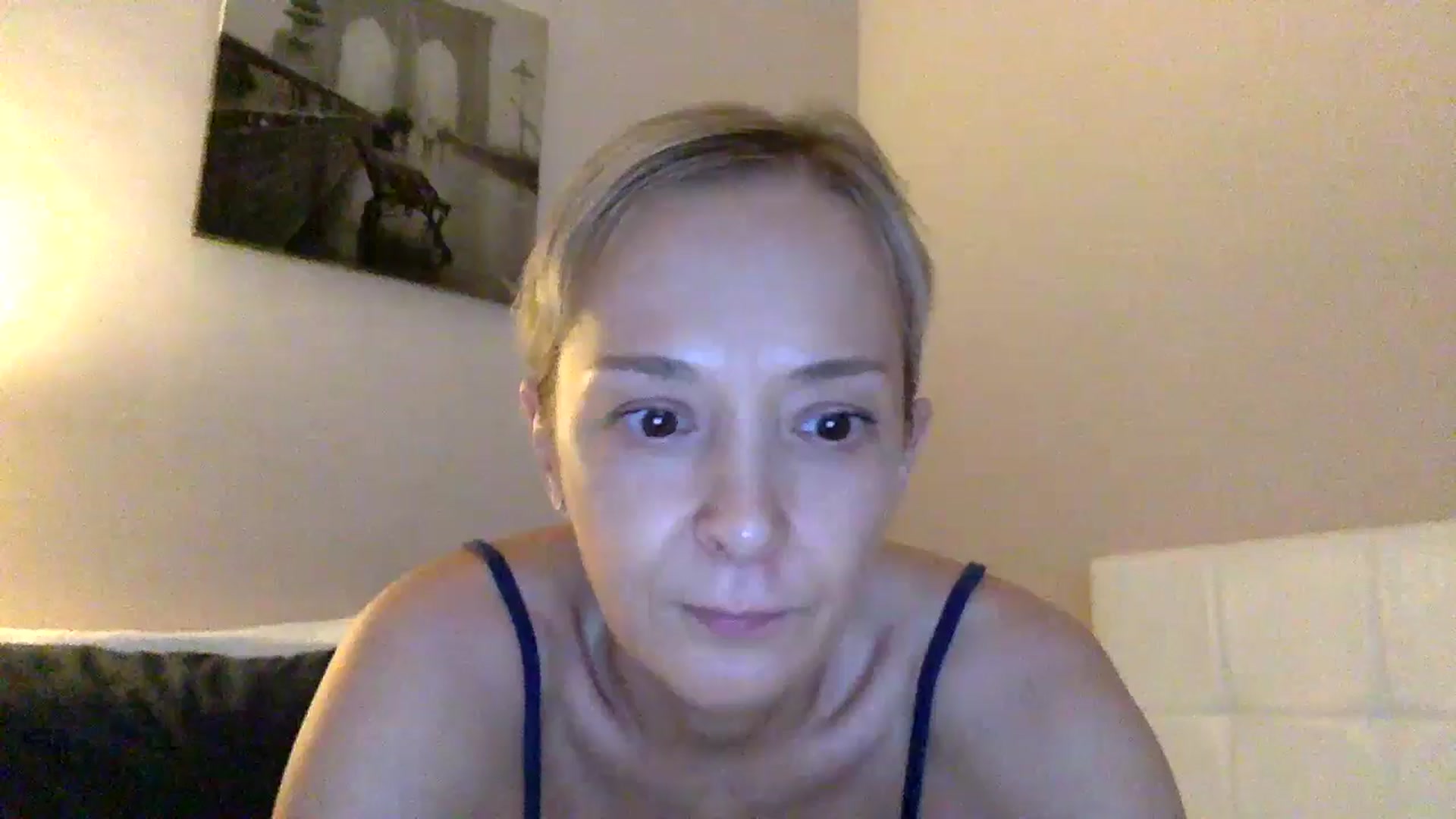 Gallery image thumbnail from Aimee_Angel's myfreecams stream on, 06/04/2024, 19:34 image 15 of 20