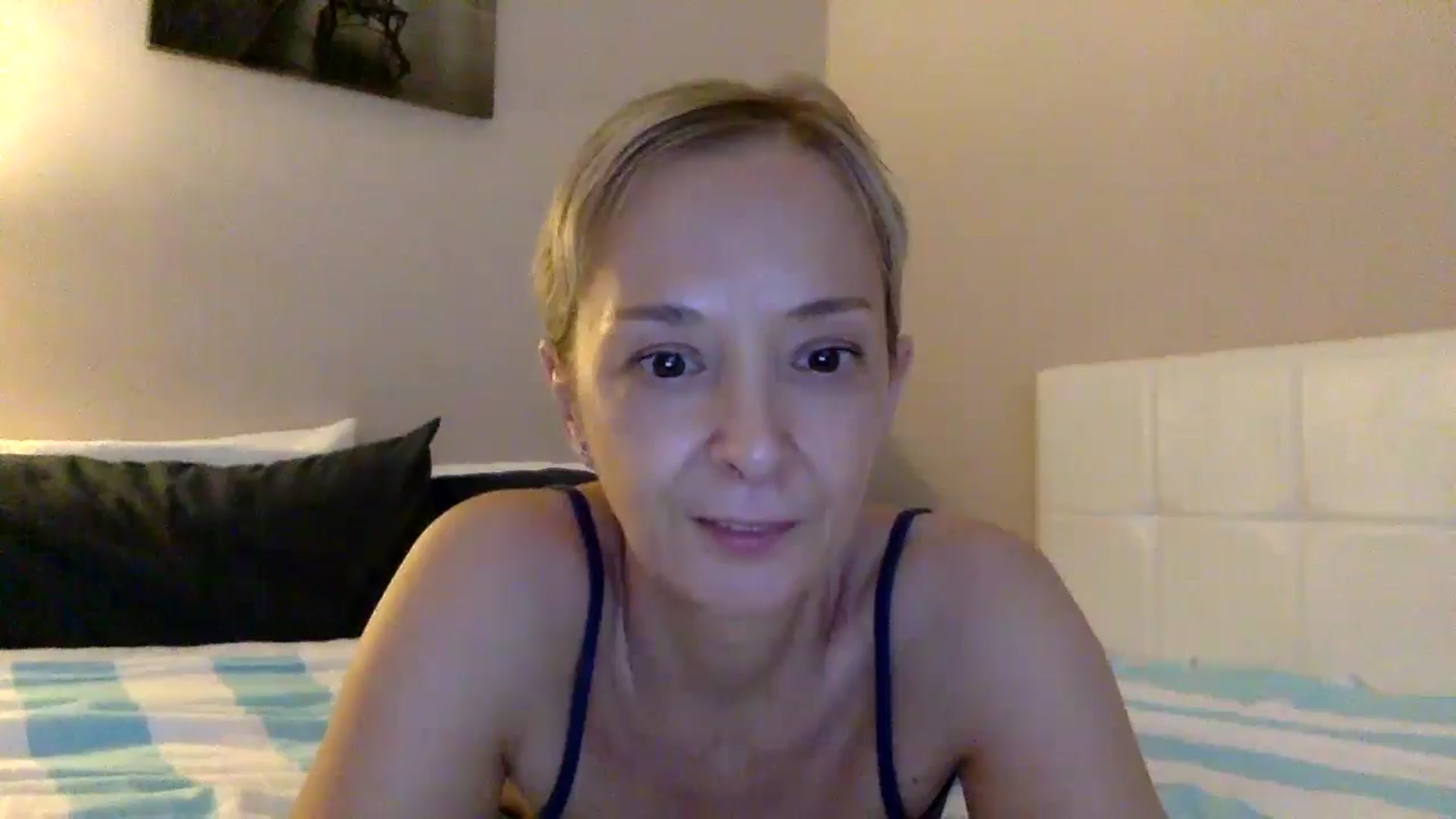 Gallery image thumbnail from Aimee_Angel's myfreecams stream on, 06/04/2024, 19:34 image 20 of 20