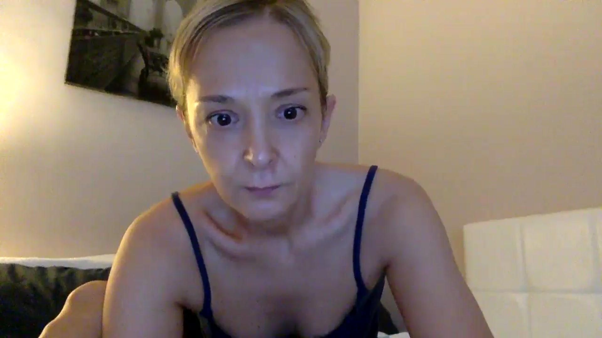 Gallery image thumbnail from Aimee_Angel's myfreecams stream on, 06/04/2024, 19:34 image 17 of 20