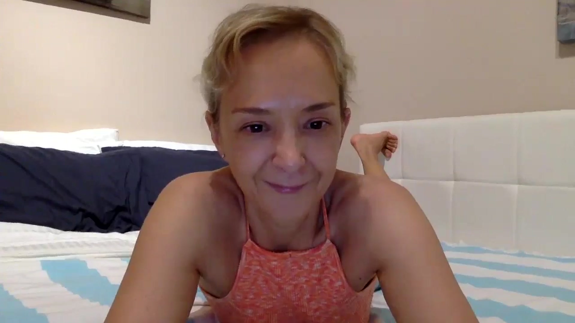 Gallery image thumbnail from Aimee_Angel's myfreecams stream on, 06/06/2024, 20:35 image 9 of 20