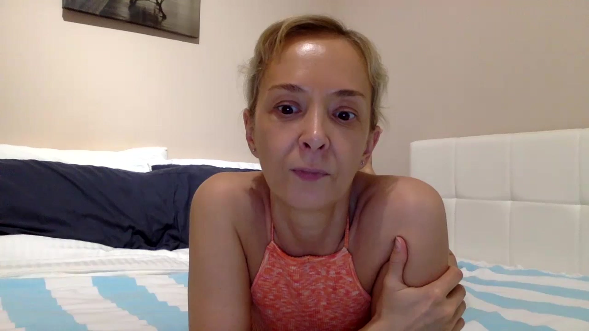 Gallery image thumbnail from Aimee_Angel's myfreecams stream on, 06/06/2024, 20:35 image 17 of 20