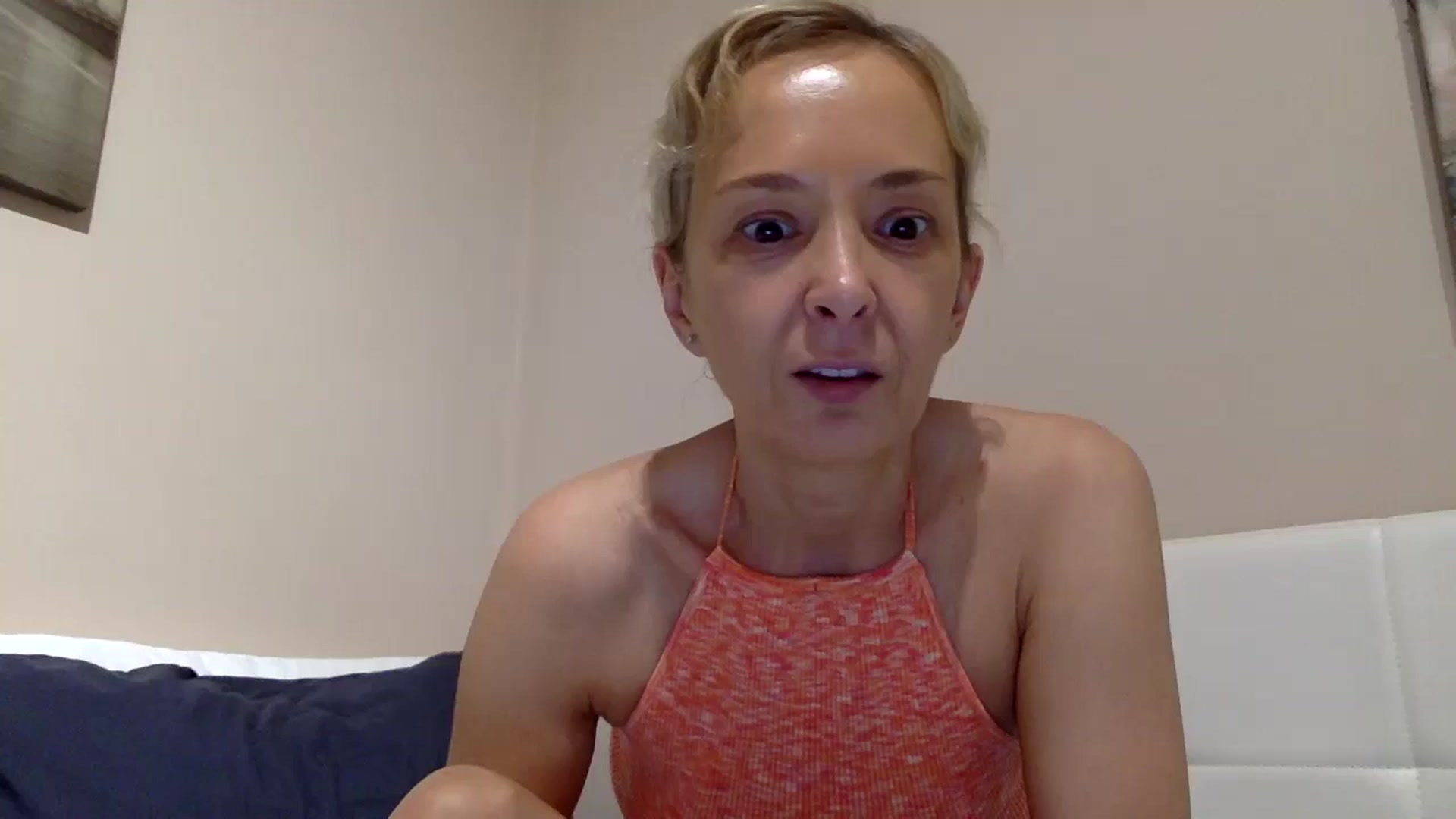 Gallery image thumbnail from Aimee_Angel's myfreecams stream on, 06/06/2024, 20:35 image 1 of 20