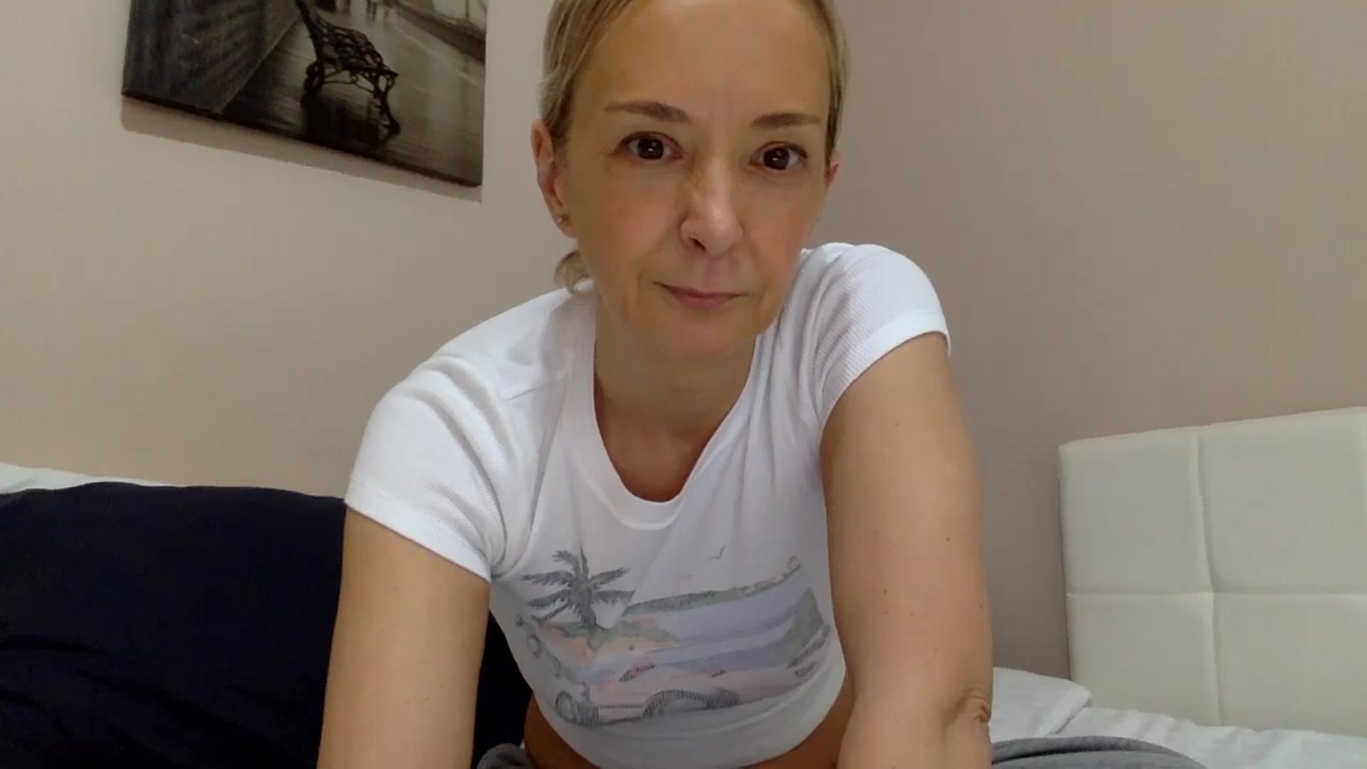 Gallery image thumbnail from Aimee_Angel's myfreecams stream on, 06/09/2024, 17:55 image 3 of 20