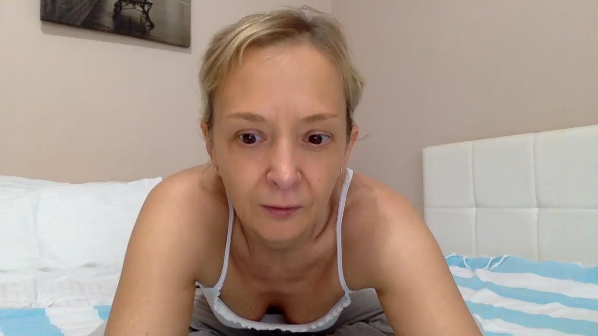 Gallery image thumbnail from Aimee_Angel's myfreecams stream on, 06/12/2024, 18:43 image 8 of 20
