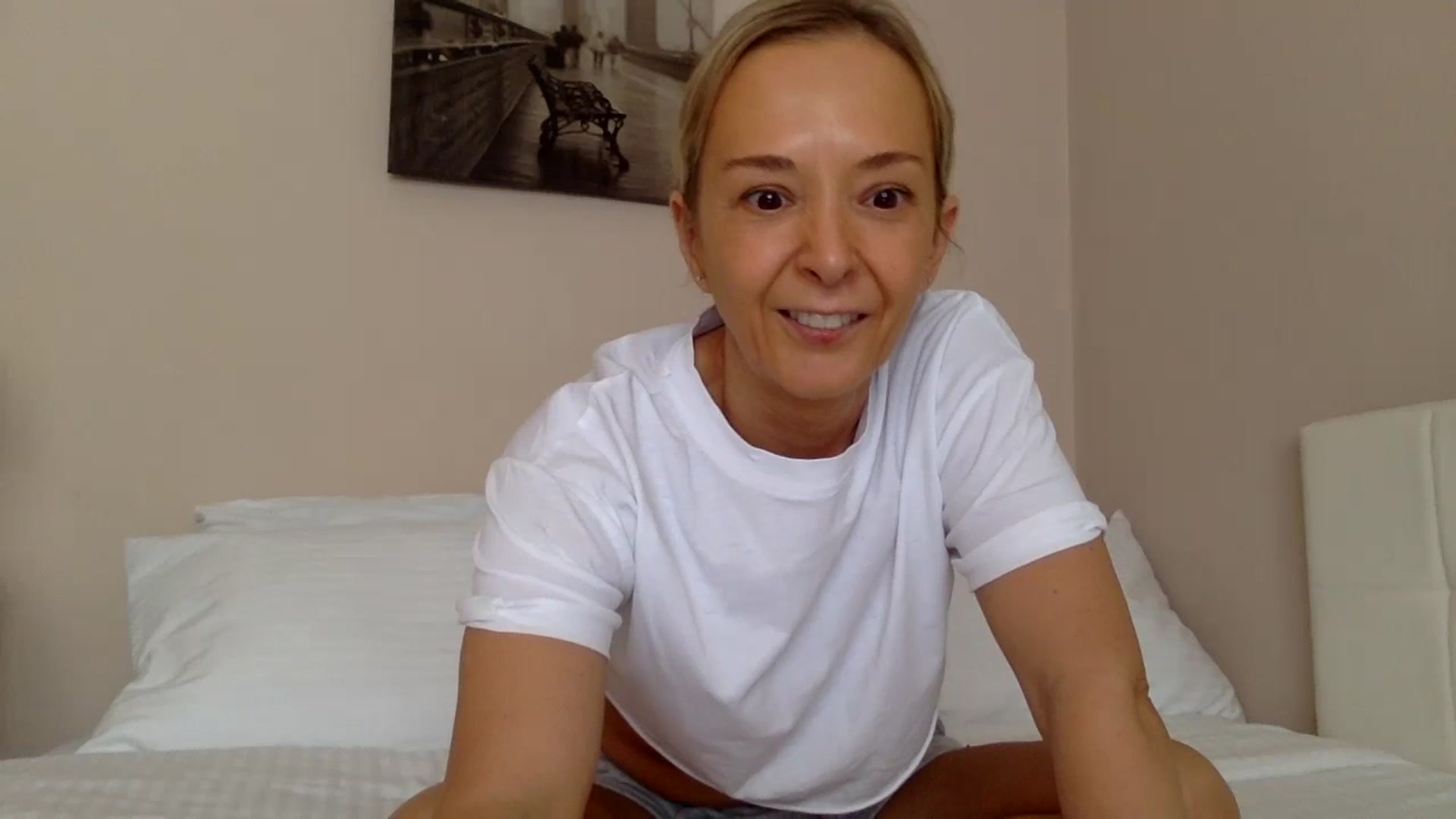Gallery image thumbnail from Aimee_Angel's myfreecams stream on, 06/15/2024, 14:35 image 9 of 20