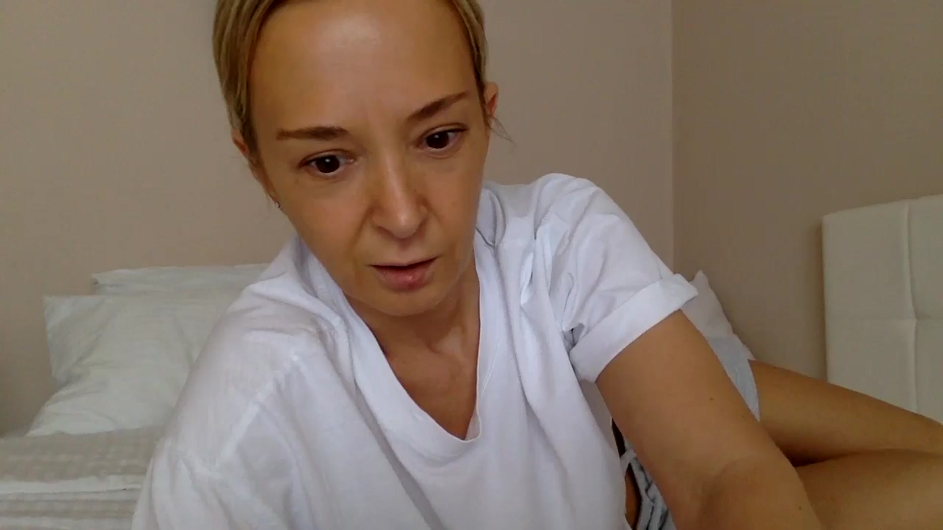 Gallery image thumbnail from Aimee_Angel's myfreecams stream on, 06/15/2024, 14:35 image 17 of 20