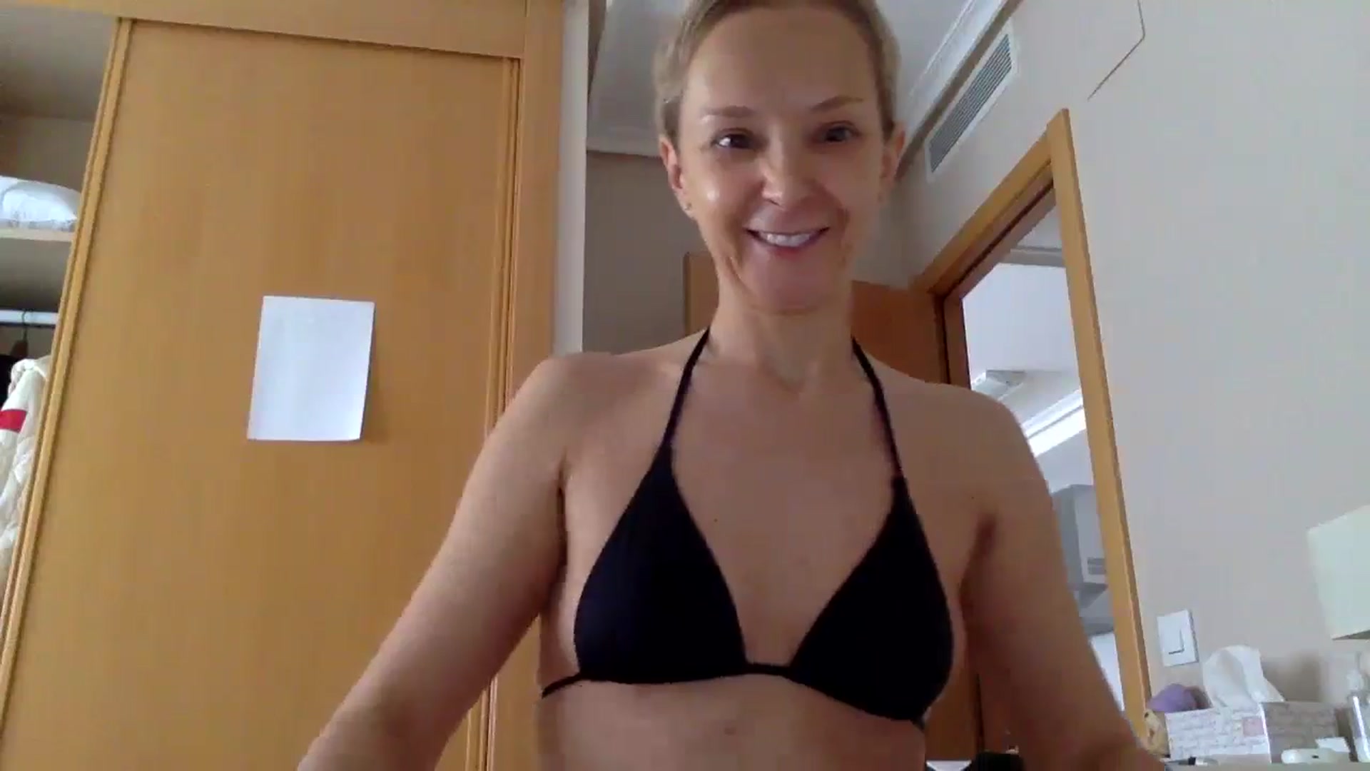 Gallery image thumbnail from Aimee_Angel's myfreecams stream on, 06/16/2024, 15:01 image 4 of 20