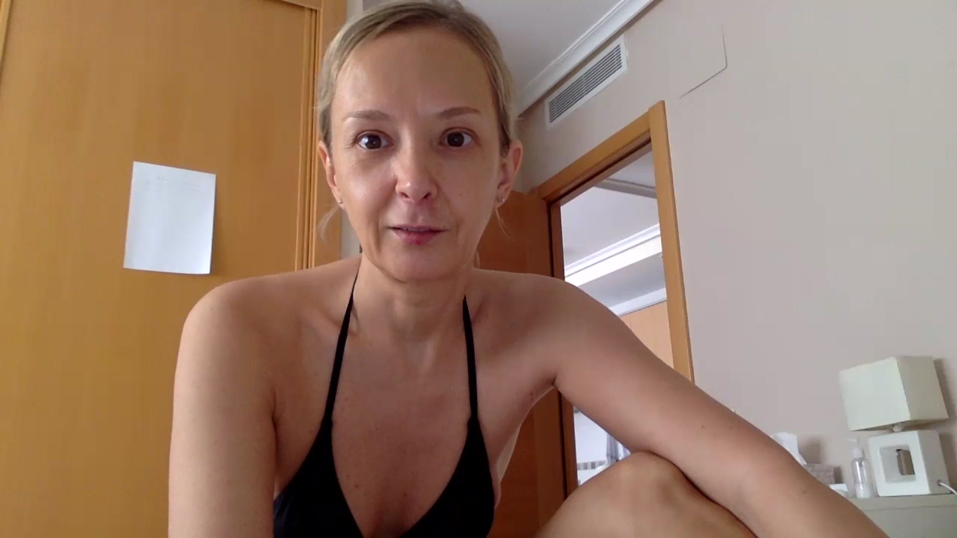 Gallery image thumbnail from Aimee_Angel's myfreecams stream on, 06/16/2024, 15:01 image 14 of 20