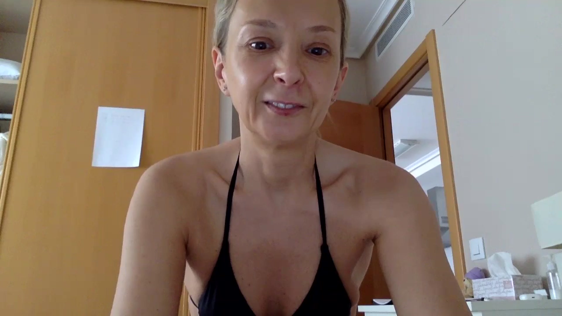 Gallery image thumbnail from Aimee_Angel's myfreecams stream on, 06/16/2024, 15:01 image 6 of 20