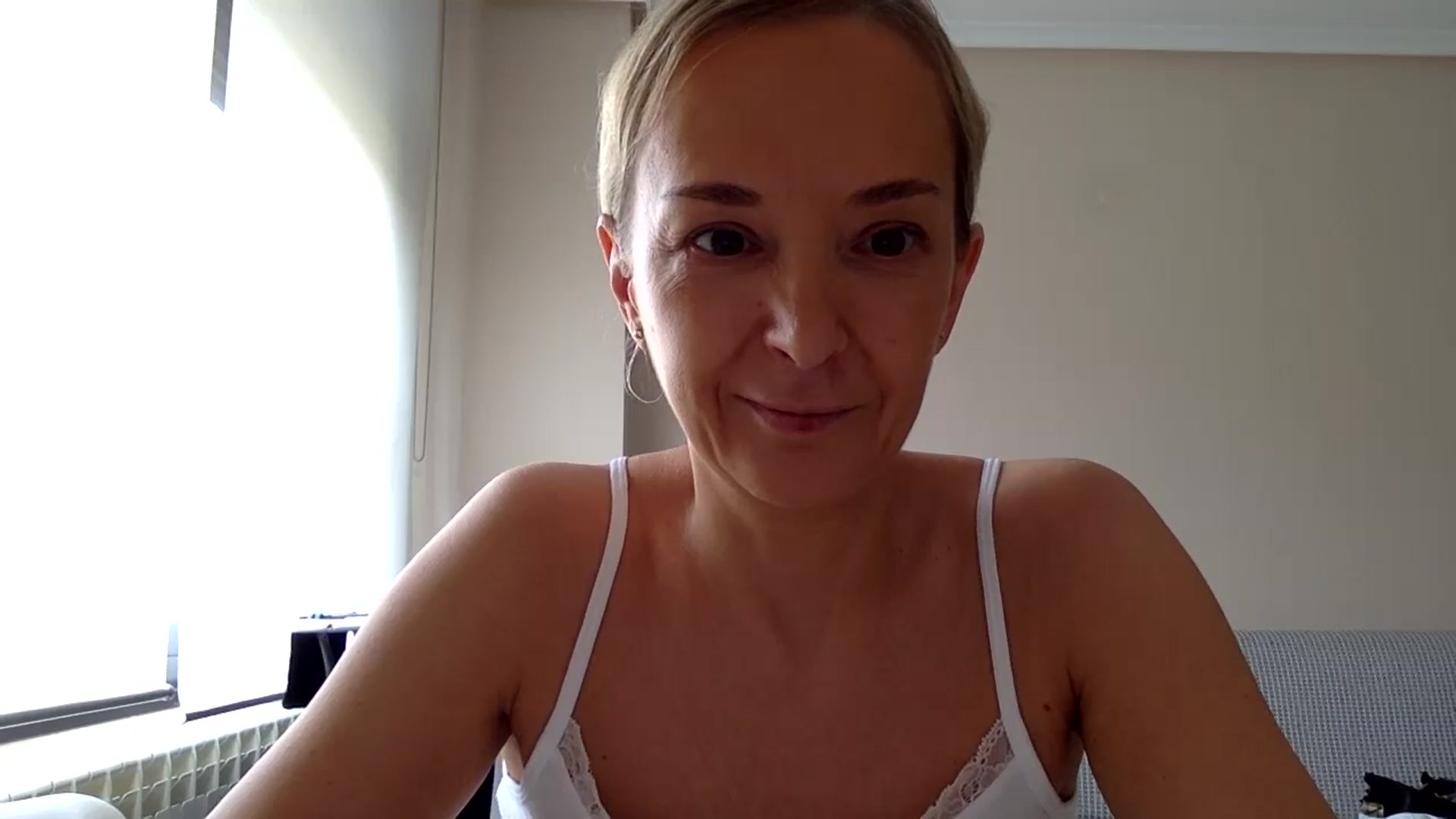Gallery image thumbnail from Aimee_Angel's myfreecams stream on, 06/18/2024, 14:03 image 14 of 20
